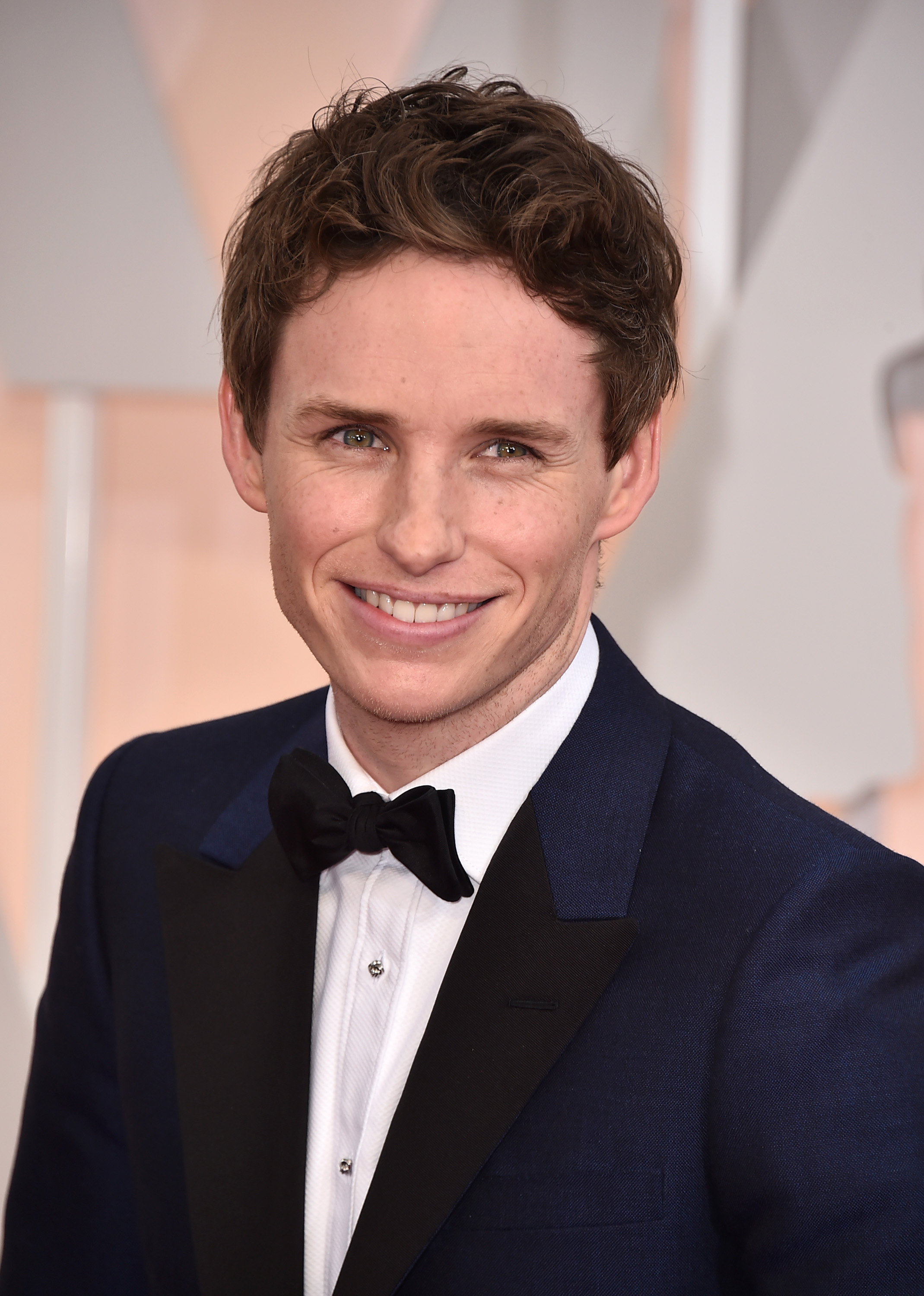 Eddie Redmayne arrives at the Oscars in Los Angeles on Feb. 22, 2015.