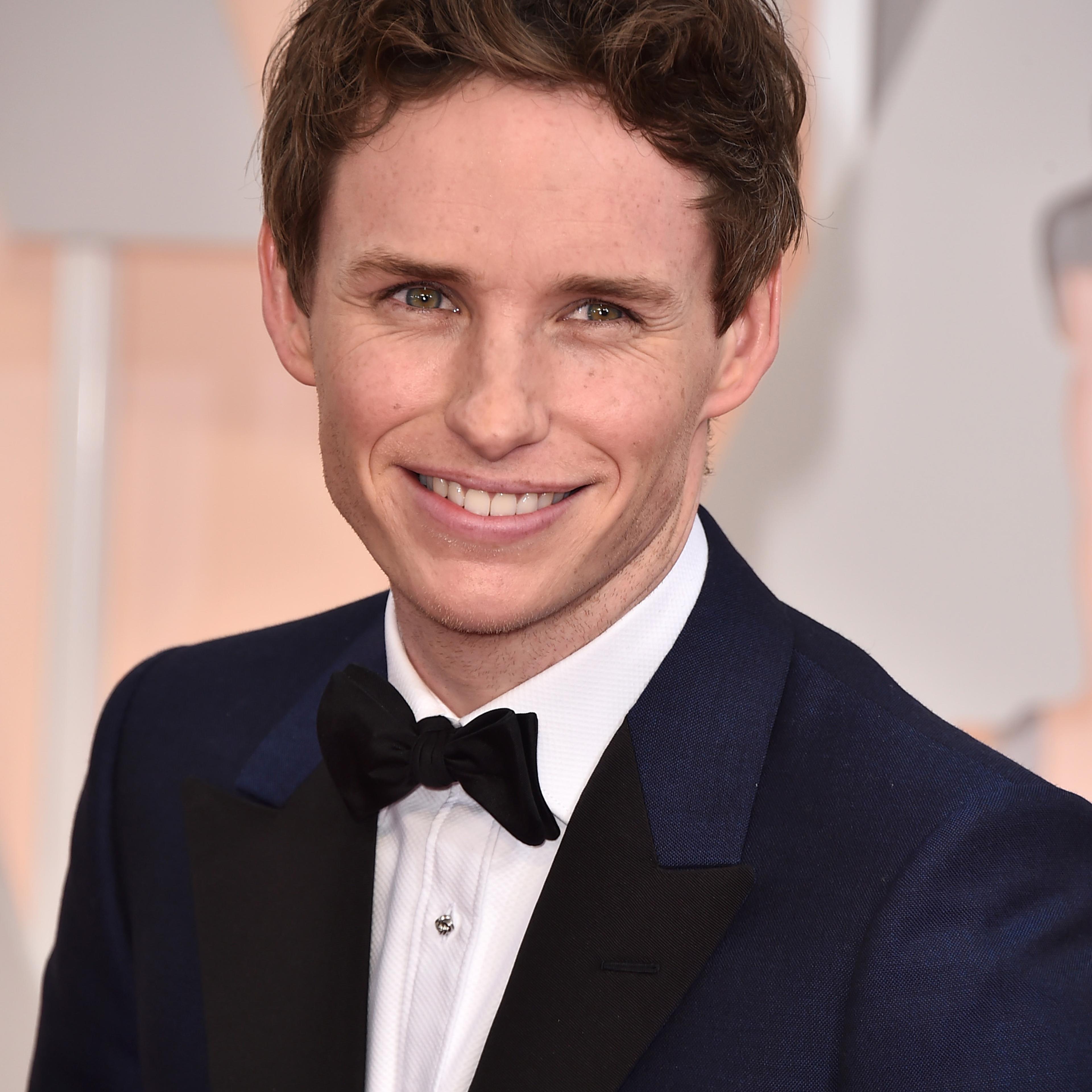 Eddie Redmayne arrives at the Oscars in Los Angeles on Feb. 22, 2015.