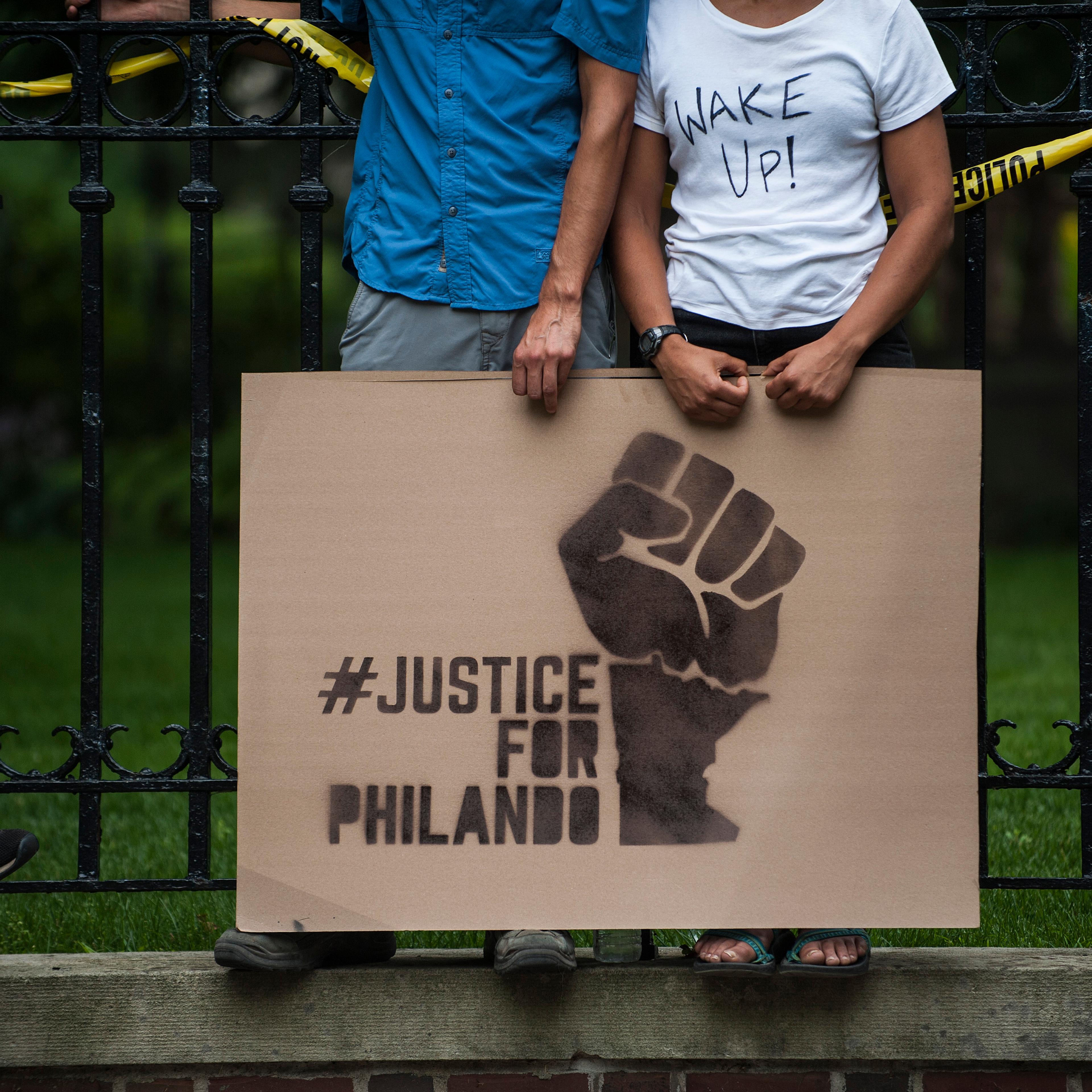 Police Officer Fatally Shoots Black Man During Traffic Stop Near St. Paul