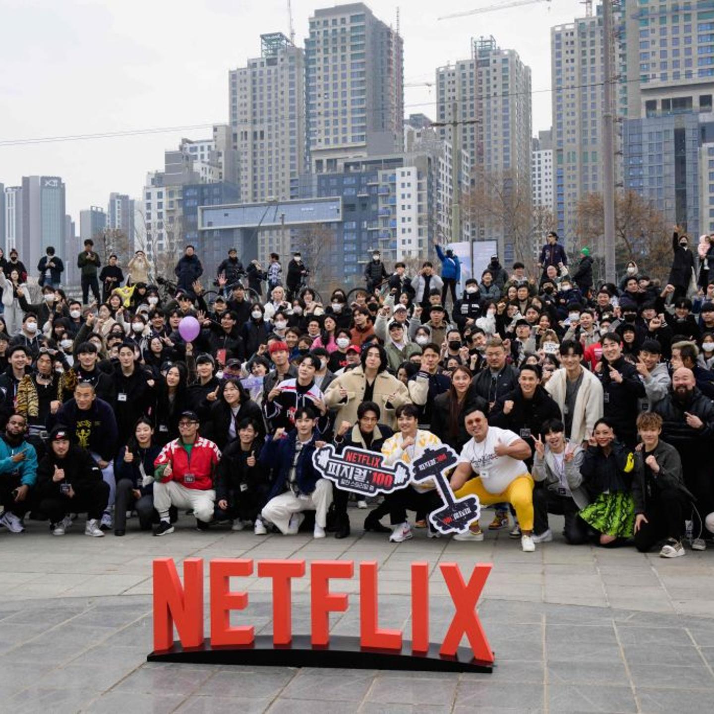 SKOREA-ENTERTAINMENT-NETFLIX-PHYSICAL 100