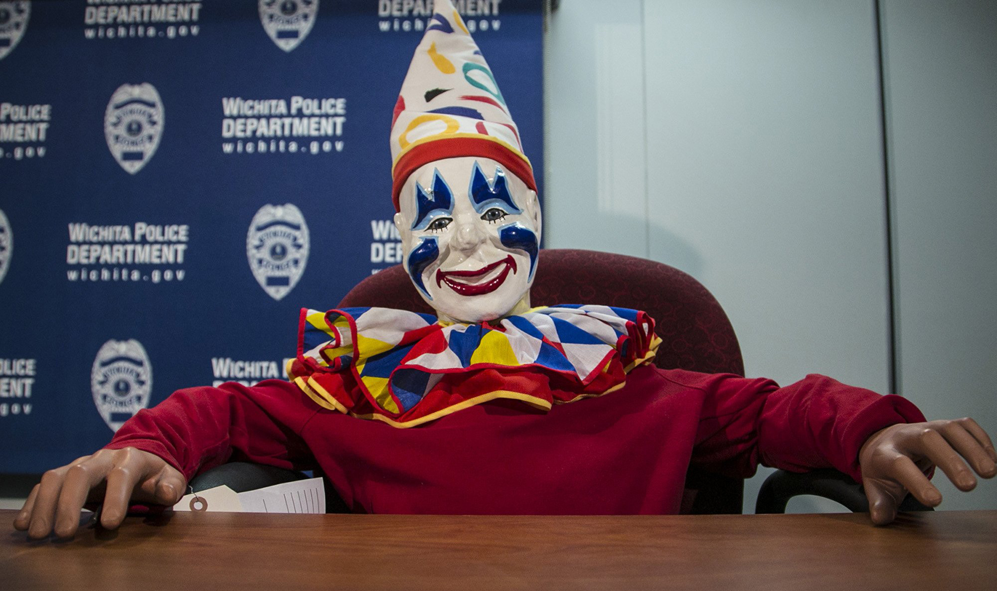 Louie the Clown Returns
