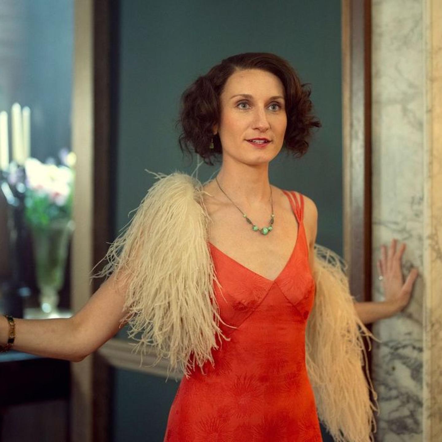 Bessie Carter in <i>Outrageous</i>