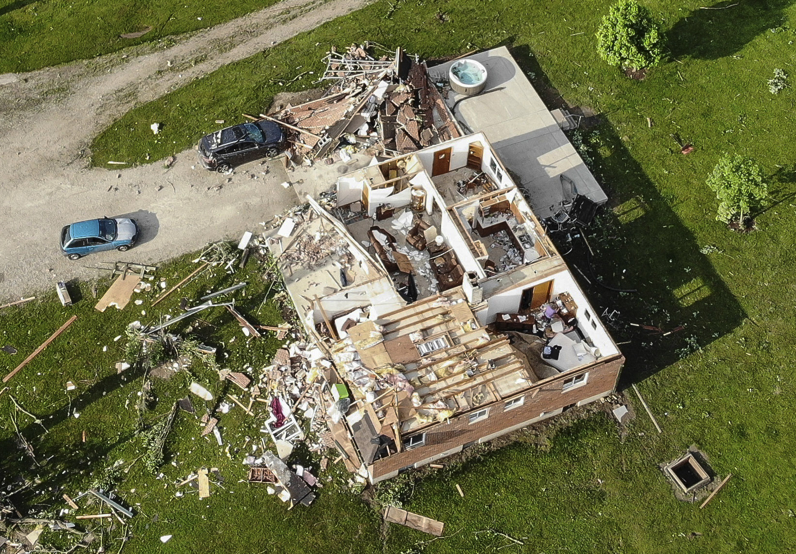 ohio-tornado-destruction-aerial
