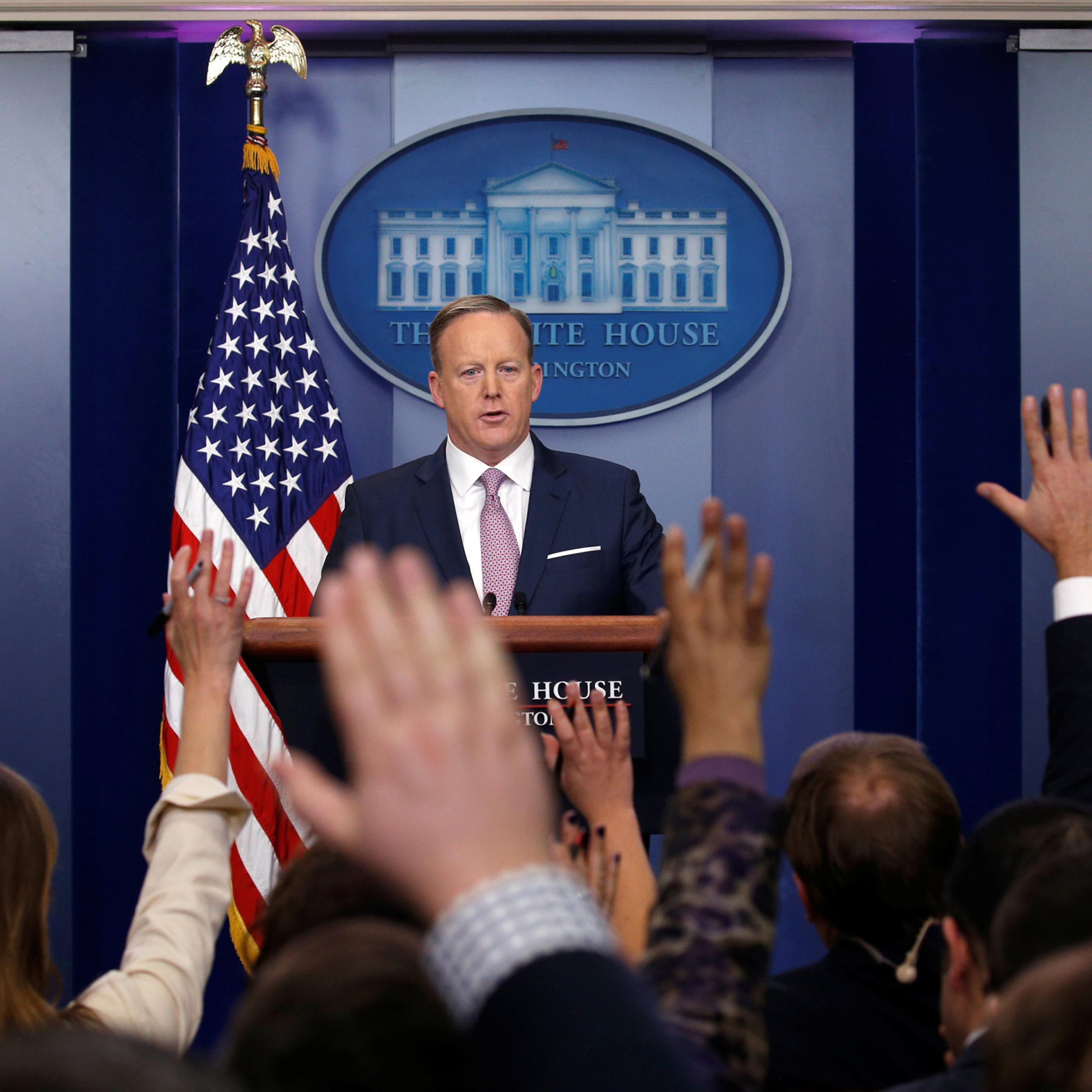 White House spokesman Sean Spicer holds a press briefing at the White House in Washington January 23, 2017. REUTERS/Kevin Lamarque TPX IMAGES OF THE DAY