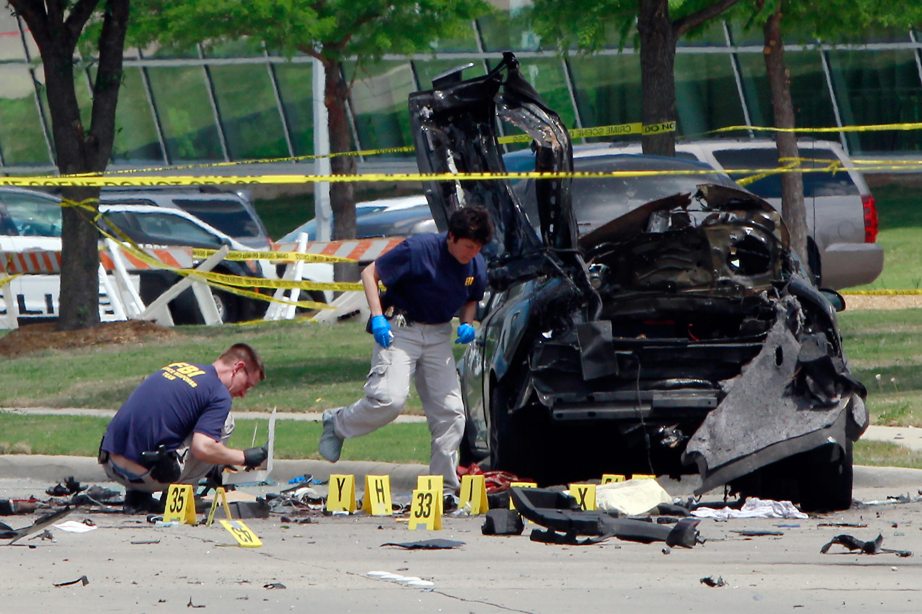 Two Gunmen Killed Outside Mohammed Cartoon Contest Event In Texas