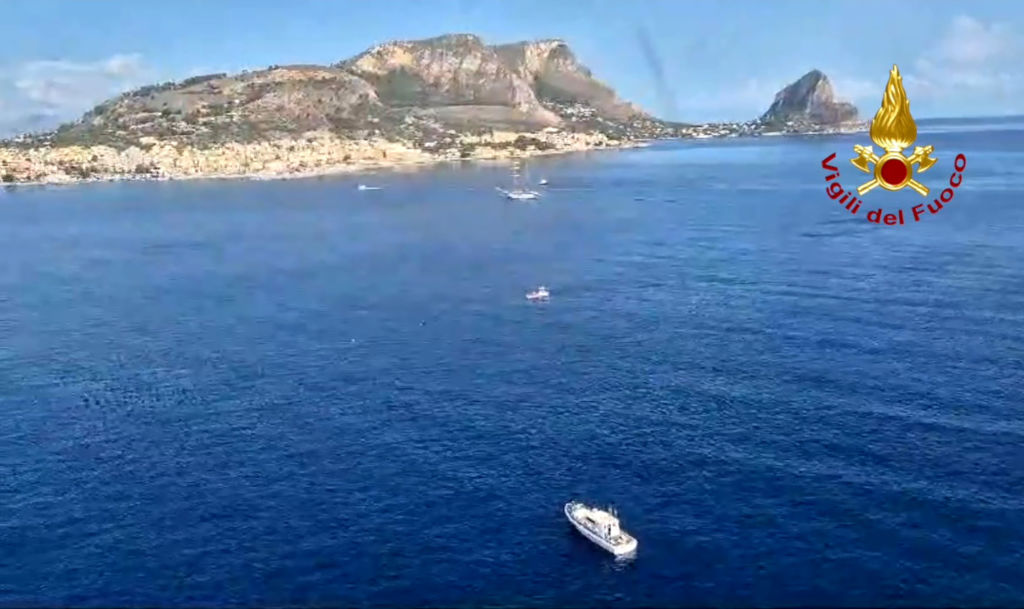 Yacht Sinks Sicily