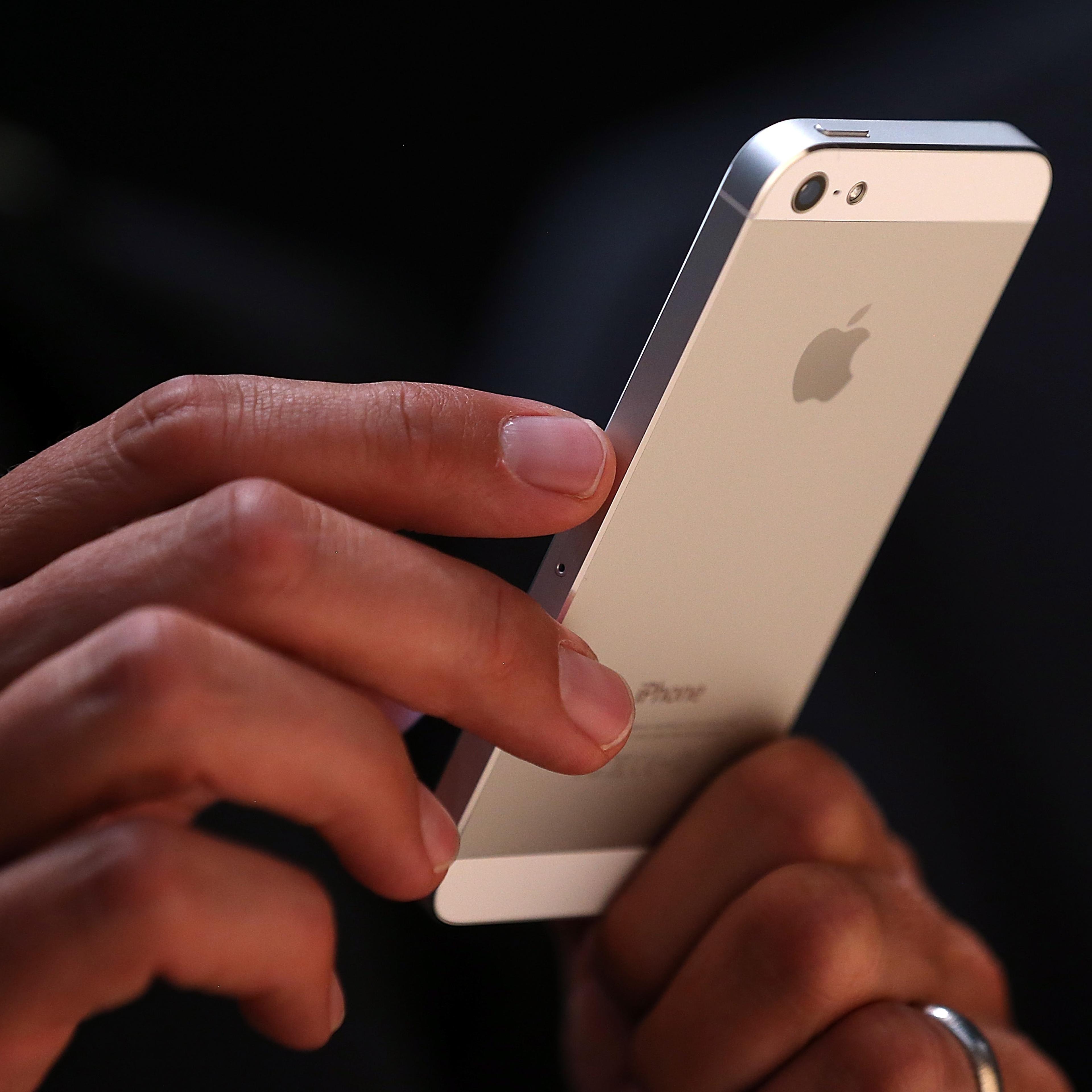 Apple Introduces iPhone 5