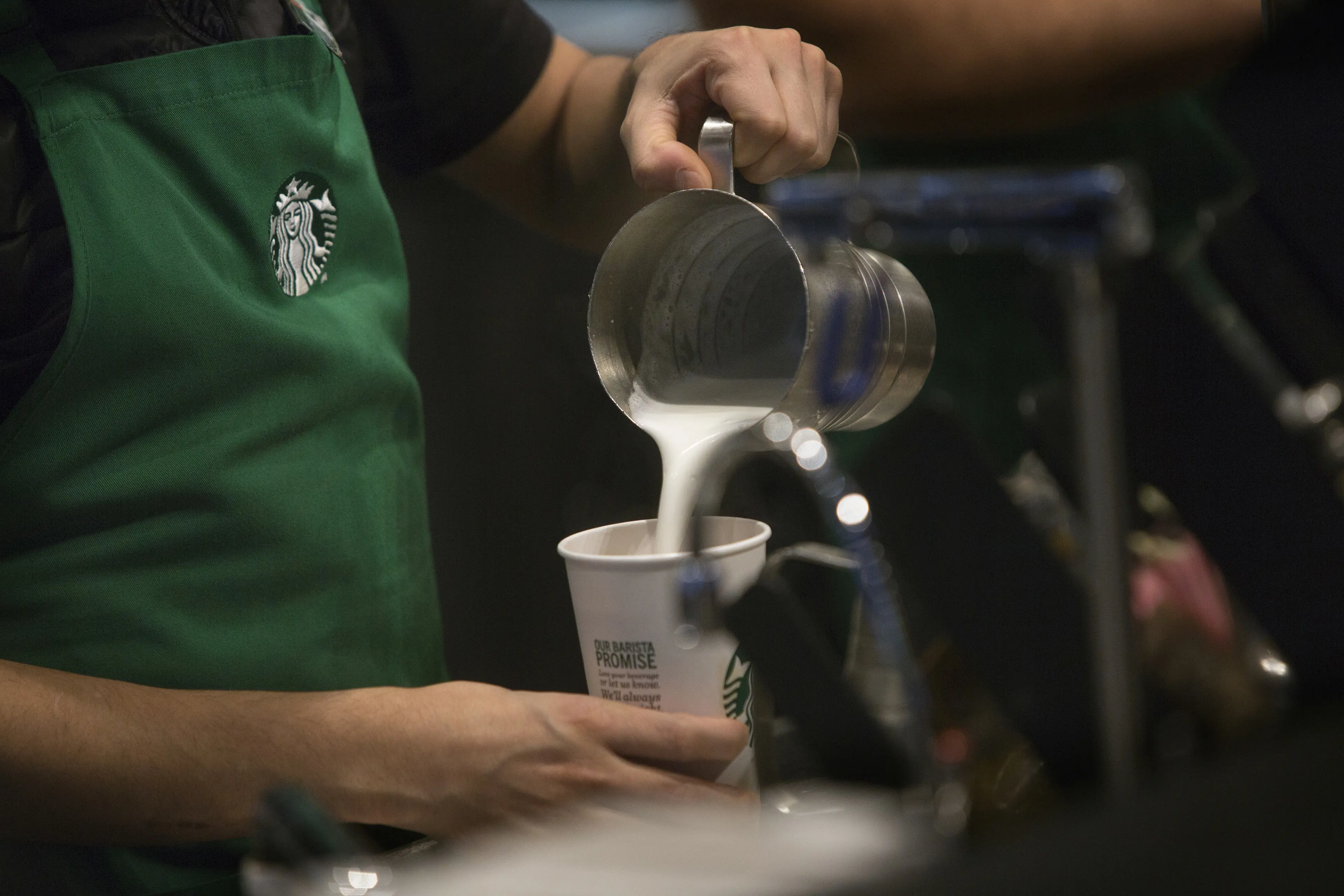 dress code starbucks new dress code as of 8/29/22 : r/starbucks
