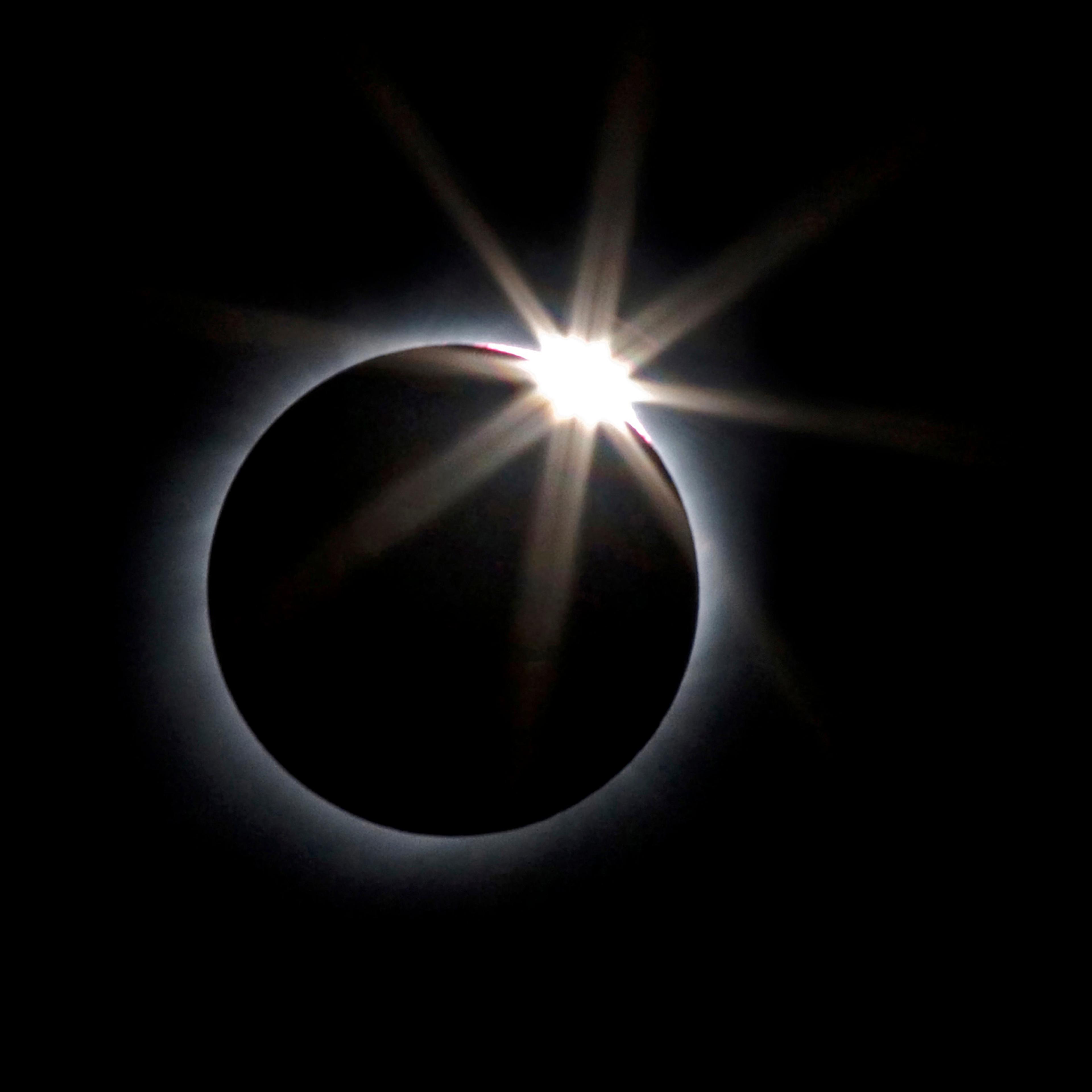 170807-solar-eclipse-rich-people