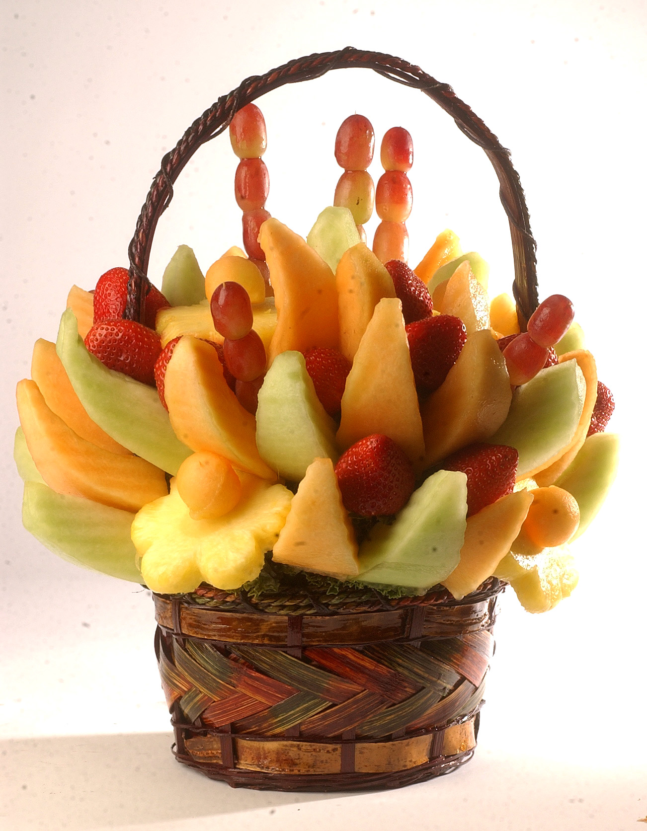 DENVER, CO. THURSDAY, DECEMBER 2, 2004-Colorado produced foods that would make nice holiday gifts. EDIBLE ARRANGEMENTS (DENVER POST PHOTO BY CYRUS MCCRIMMON CELL PHONE 303 358 9990 HOME PHONE 303 370 1054)