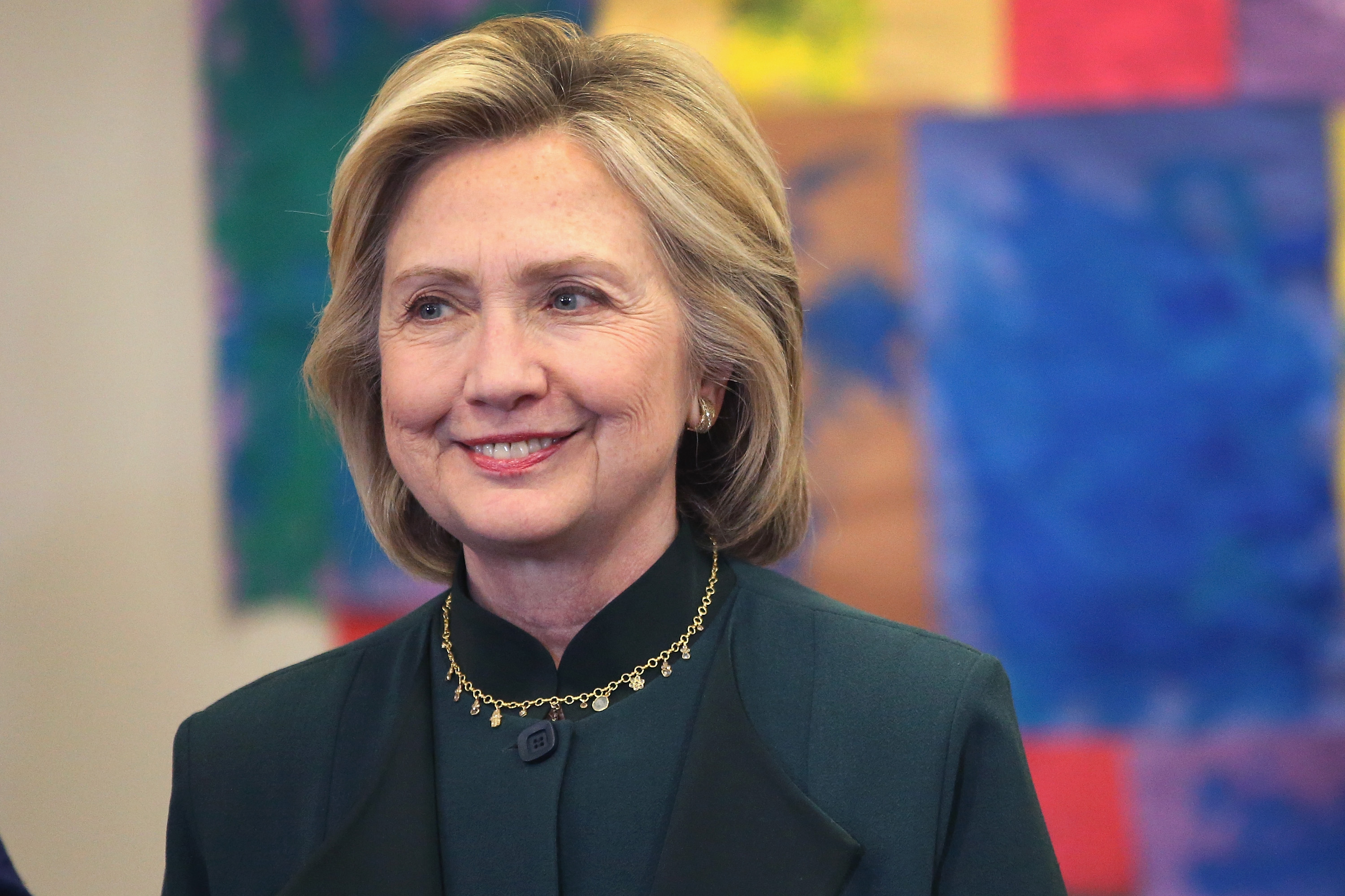 Democratic presidential hopeful and former Secretary of State Hillary Clinton arrives for a meeting with parents and child care workers at the Center for New Horizons on May 20, 2015 in Chicago.
