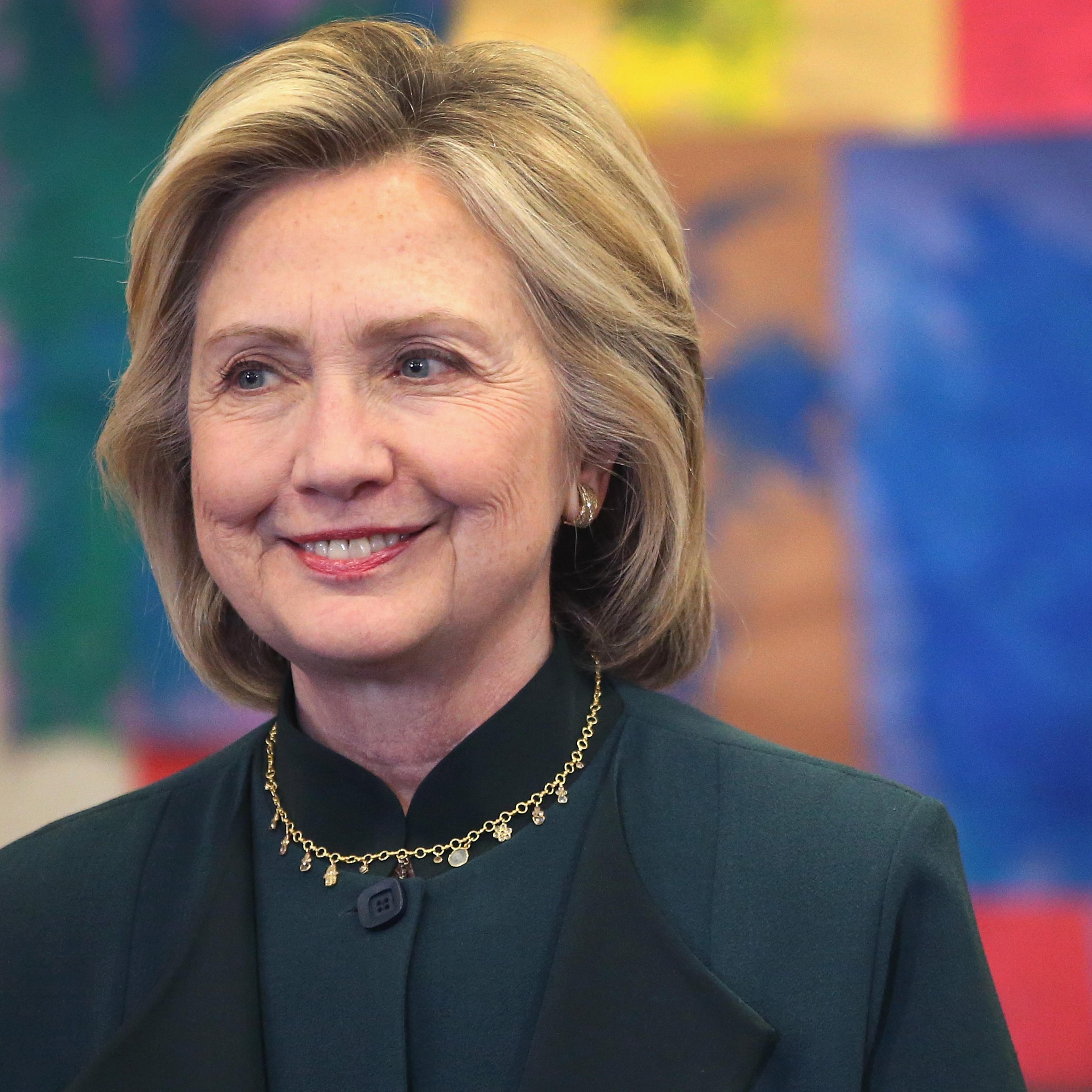 Democratic presidential hopeful and former Secretary of State Hillary Clinton arrives for a meeting with parents and child care workers at the Center for New Horizons on May 20, 2015 in Chicago.