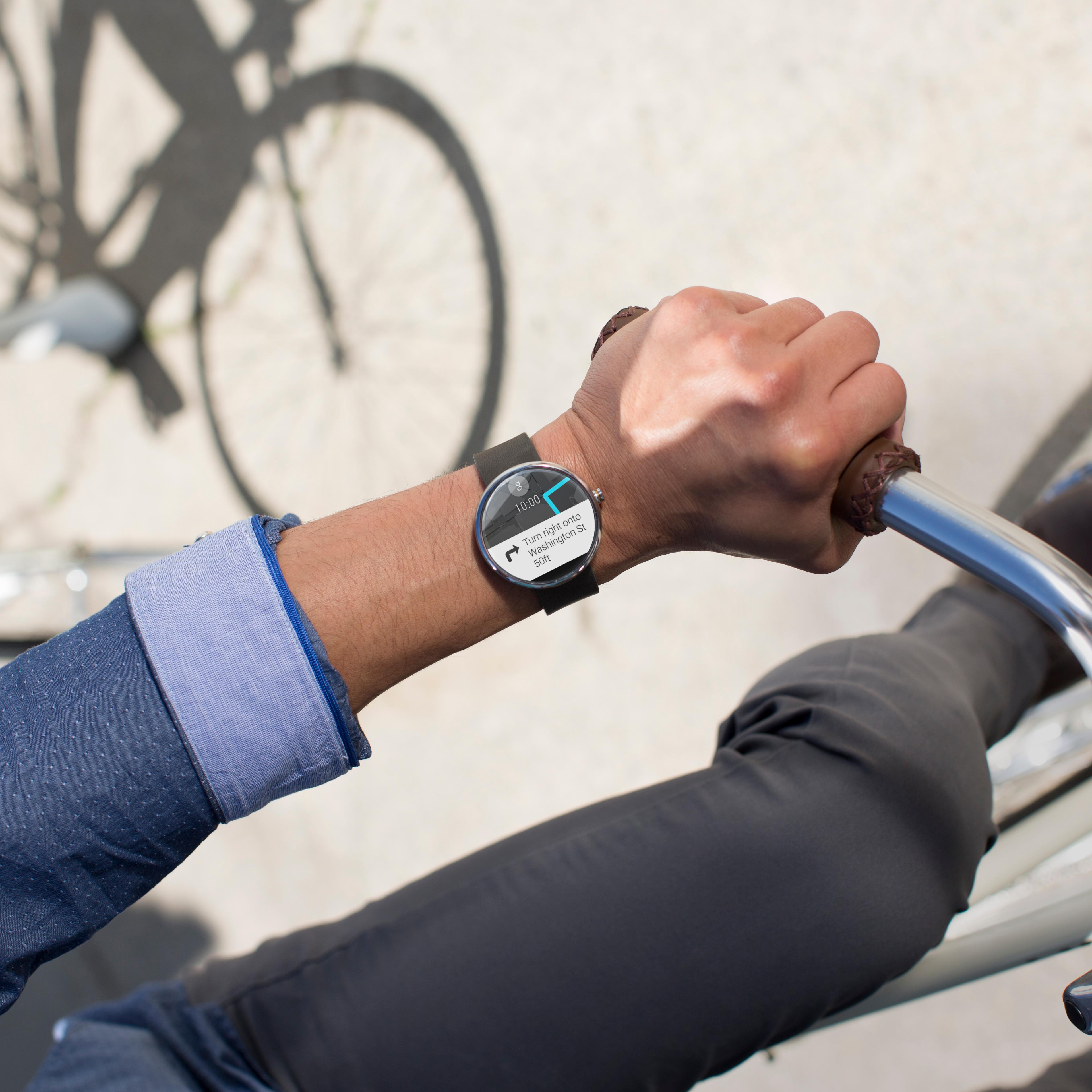 Moto 360, Powered by Android Wear