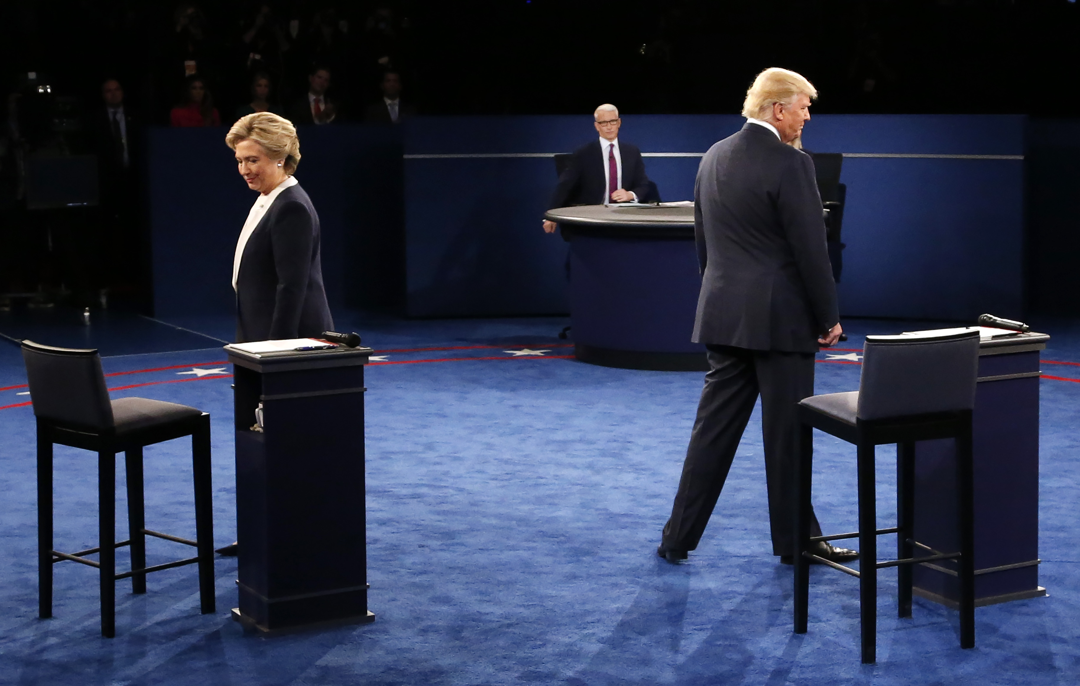 TOPSHOT-US-VOTE-DEBATE