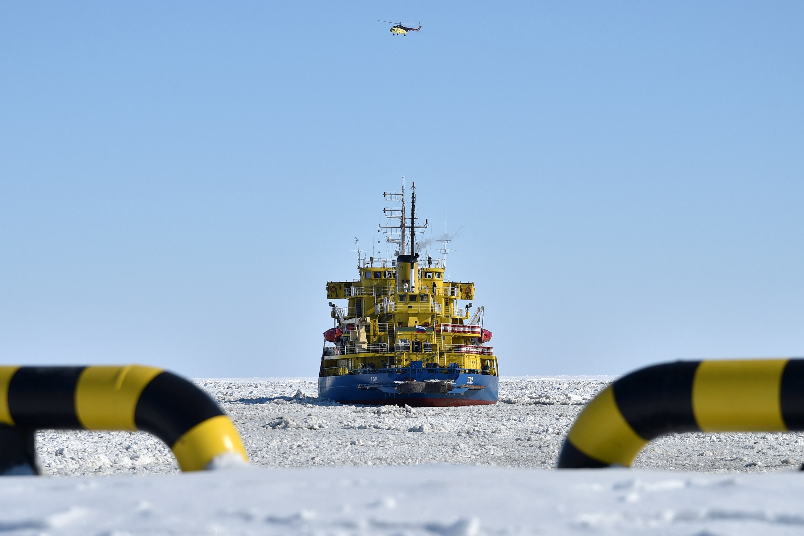 A picture taken on April 16, 2015 shows the icebreaker Tor at the port of Sabetta in the Kara Sea shore line on the Yamal Peninsula in the Arctic circle, some 2450 km of Moscow.