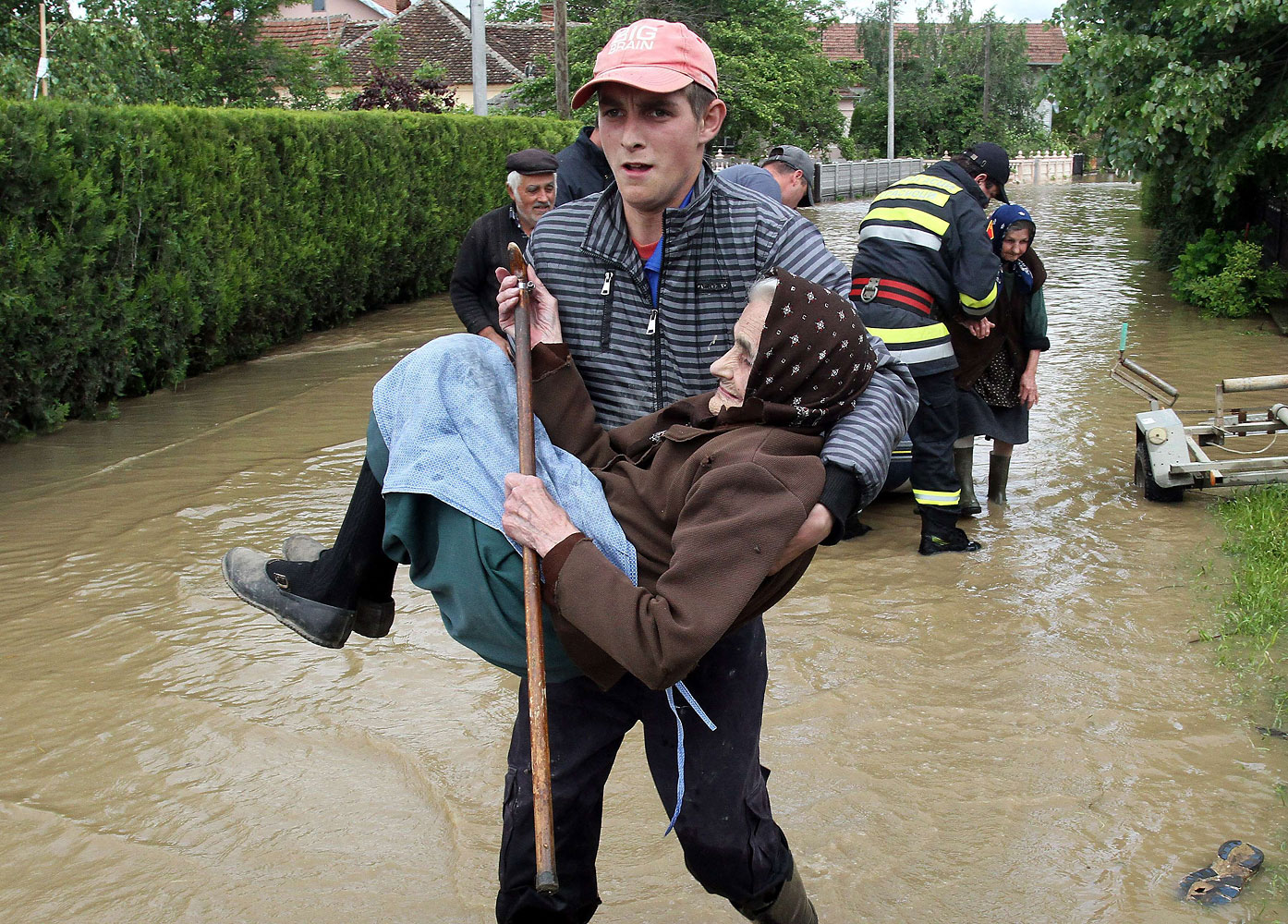 TOPSHOTS-SERBIA-BOSNIA-WEATHER-FLOOD