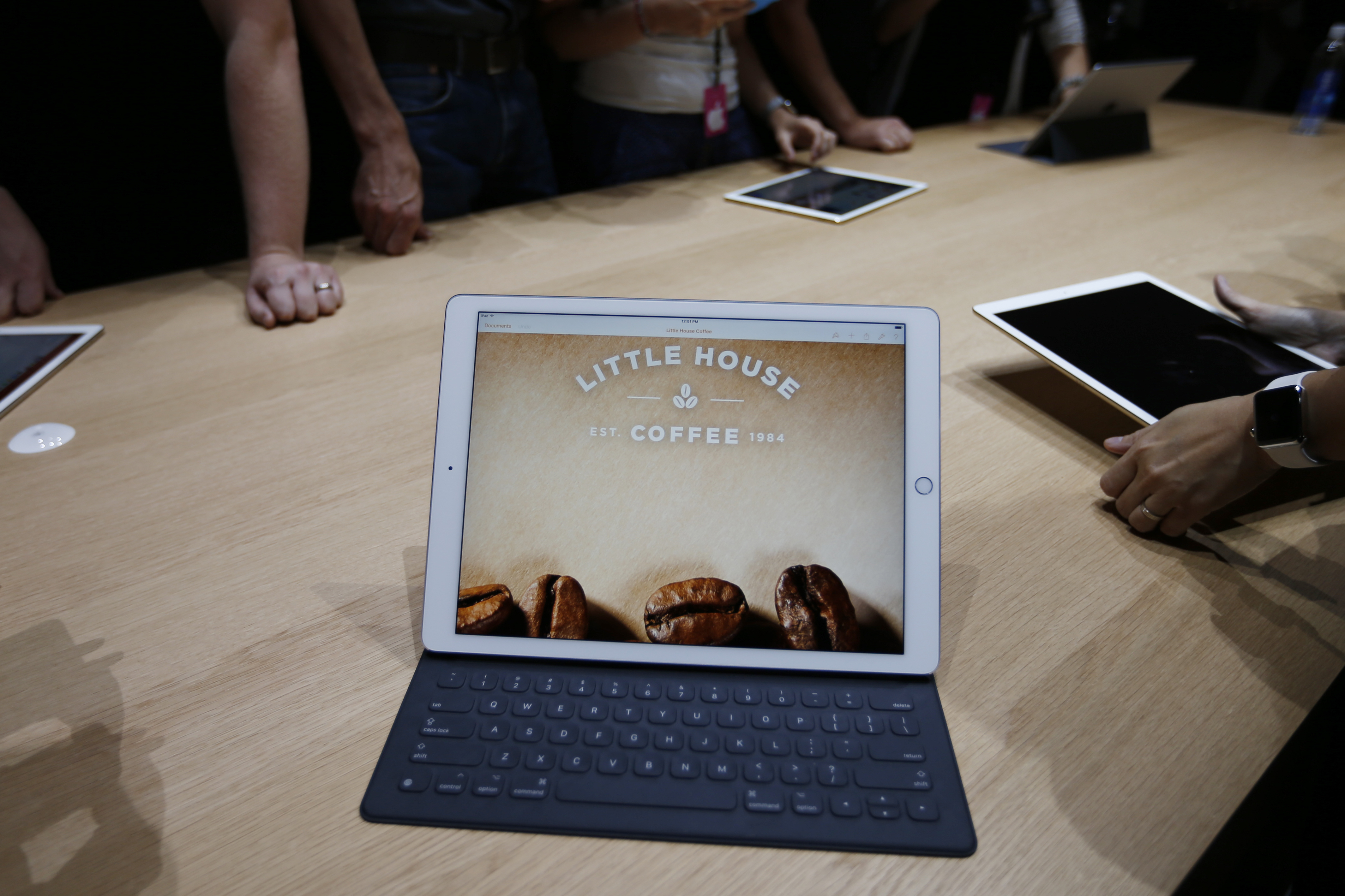 Apple Unveils New Versions Of iPhone 6, Apple TV