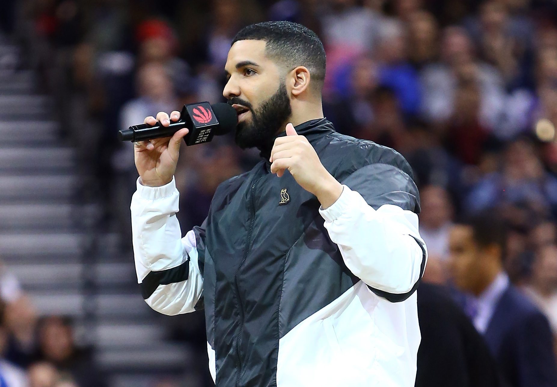 Drake visits cancer patient