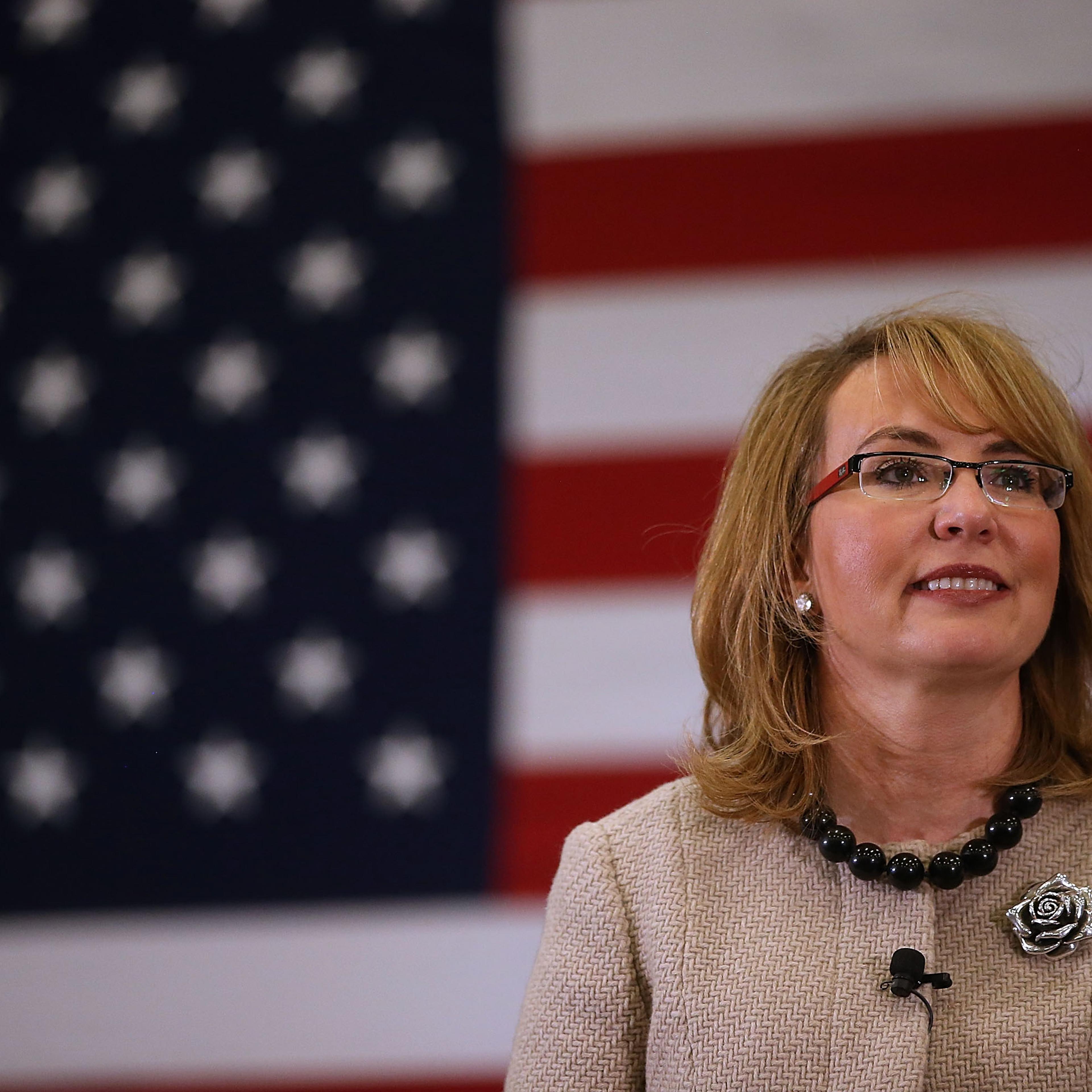 Hillary Clinton Begins Final Campaign Push In New Hampshire