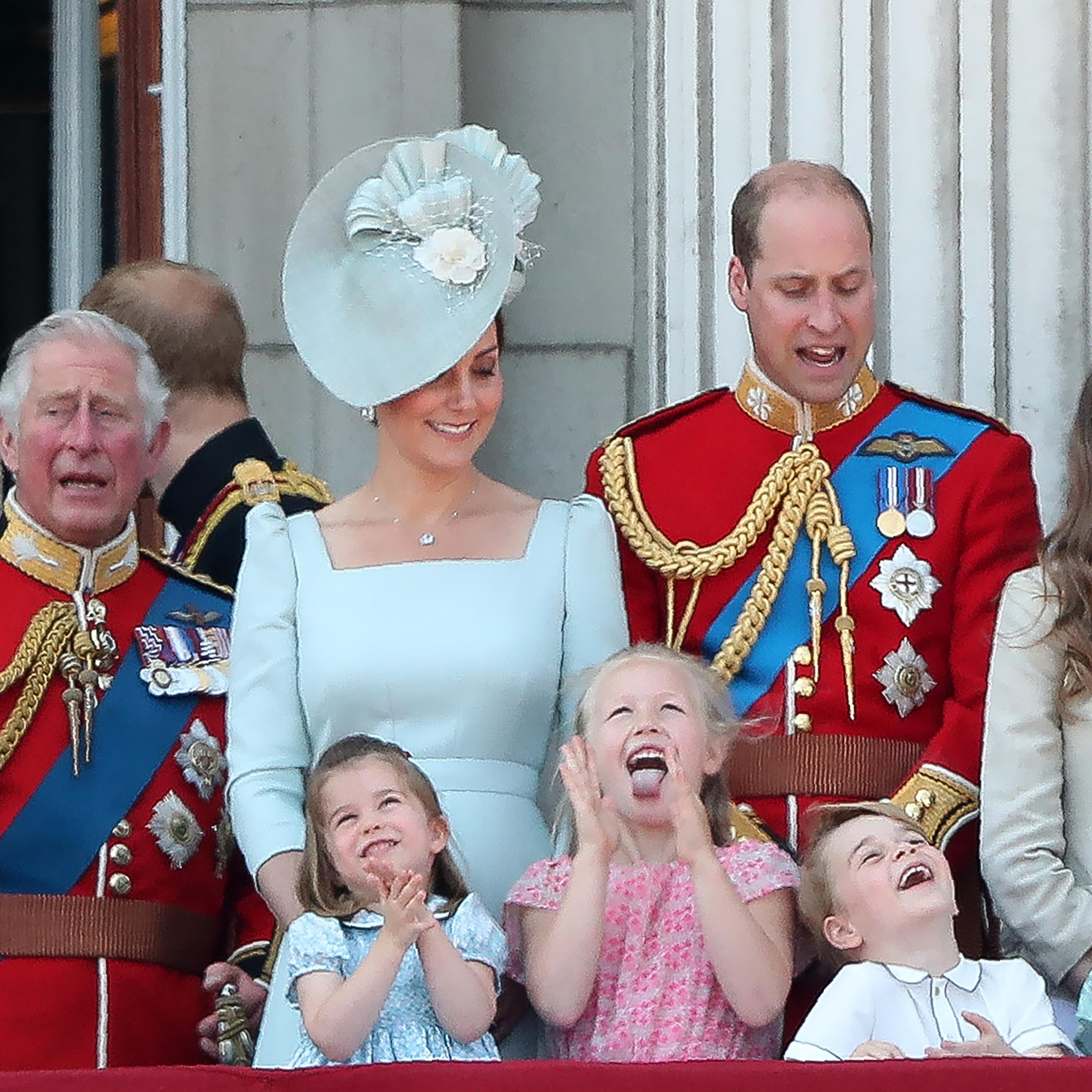 TOPSHOT-BRITAIN-ROYAL-TROOPING