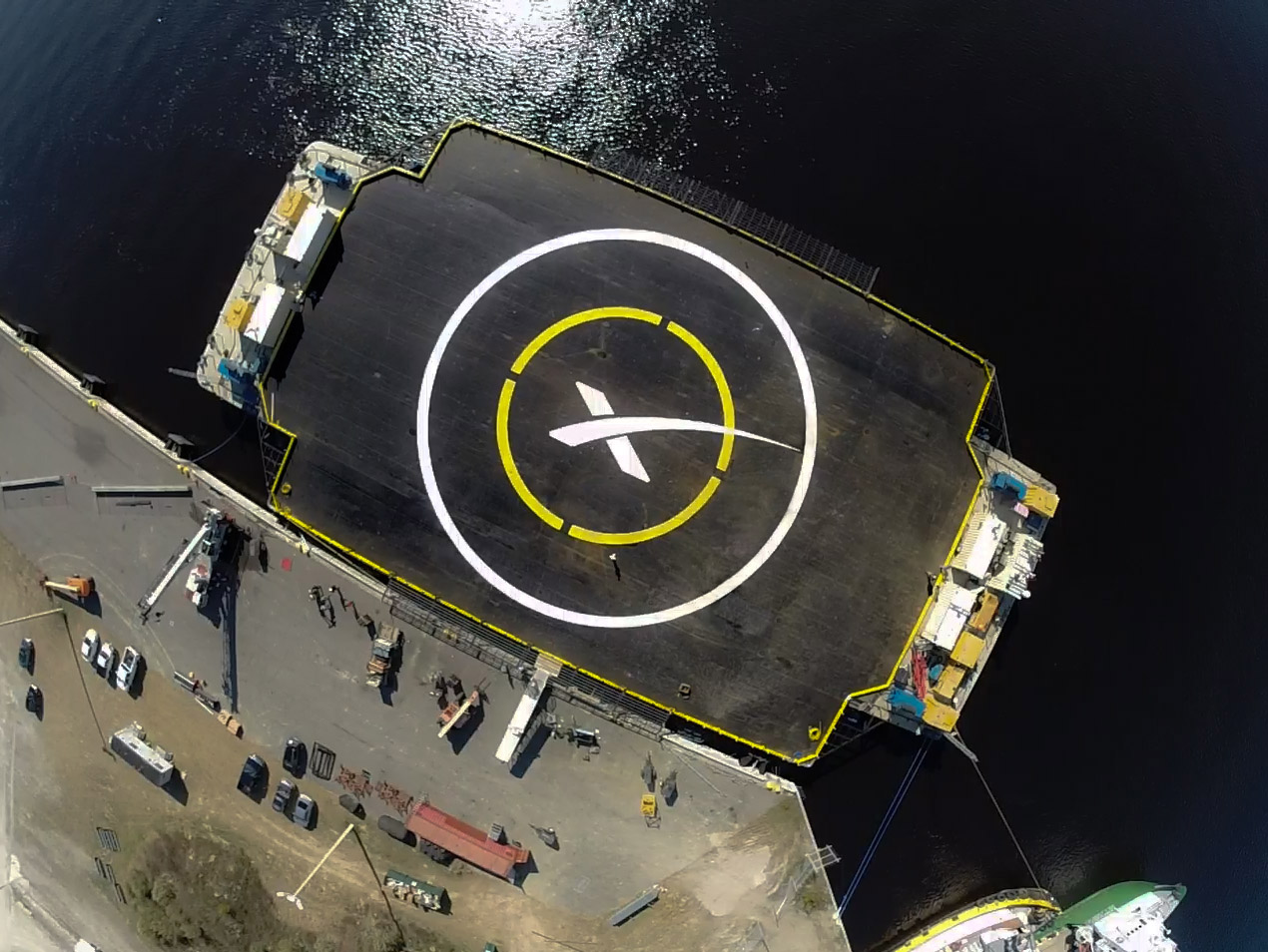 Right this way: The floating target for the Falcom 9 first stage