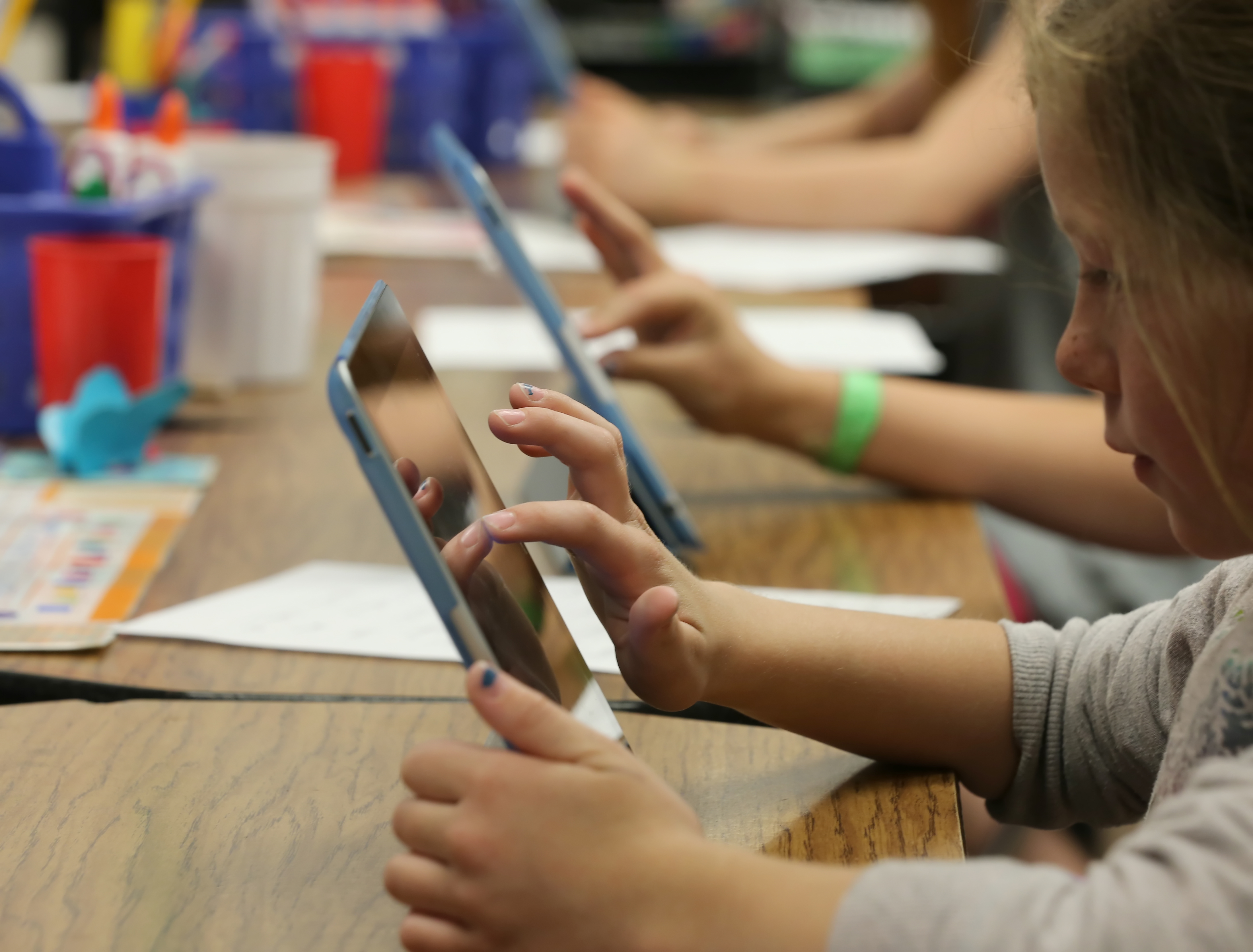 Second-Graders Use Apple Inc. iPads In The Classroom