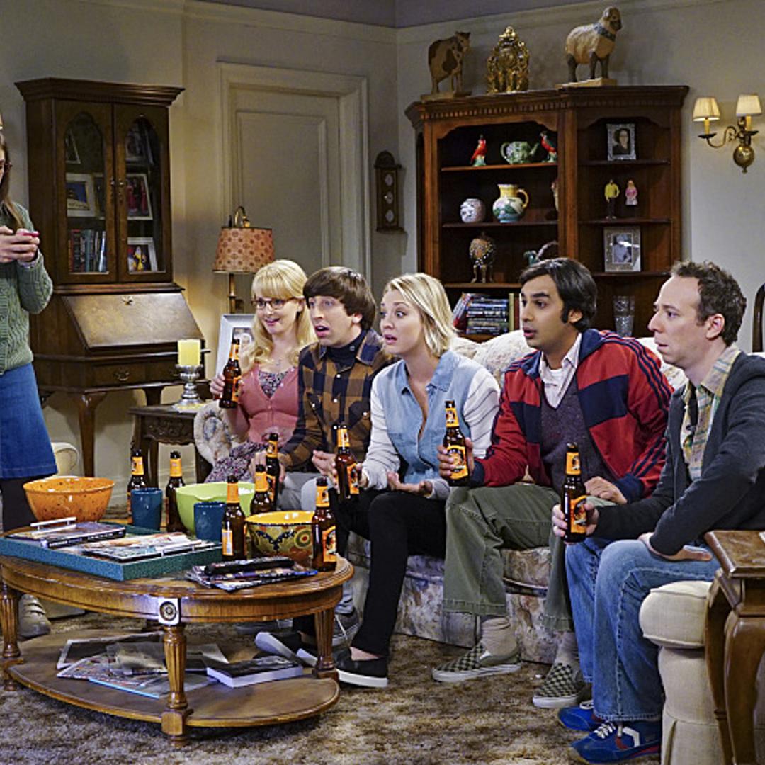 "The Helium Insufficiency" -- Penny and Bernadette download a dating app on Amy's phone to try and find her a new man, on THE BIG BANG THEORY, Monday, Oct. 26 (8:00-8:30 PM, ET/PT), on the CBS Television Network. Pictured left to right: Mayim Bialik, Mel