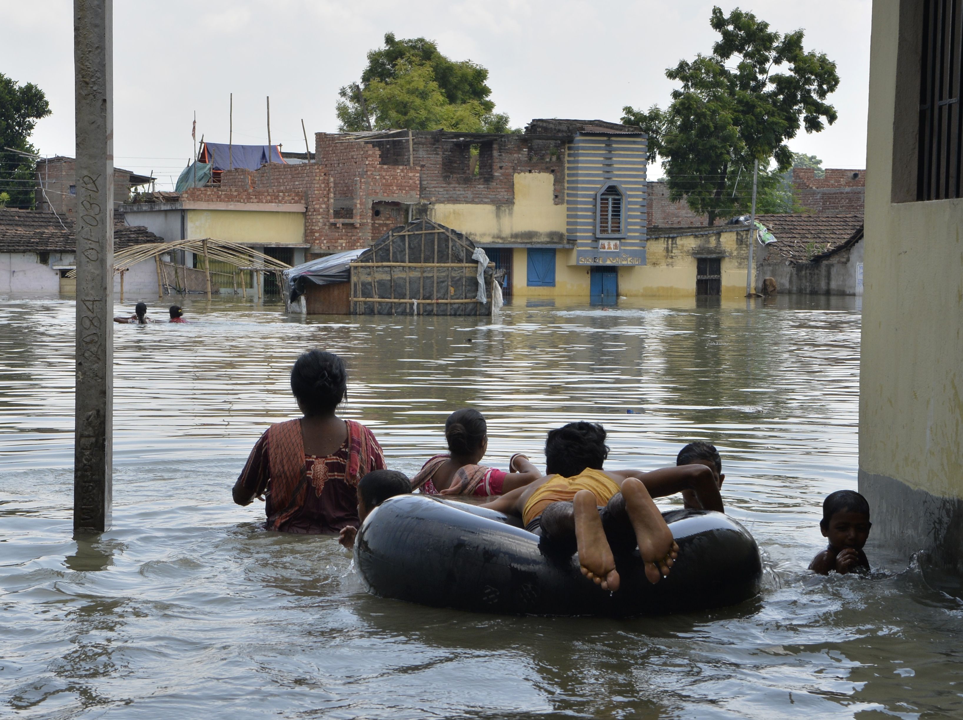 INDIA-NEPAL-BANGLADESH-WEATHER-FLOOD