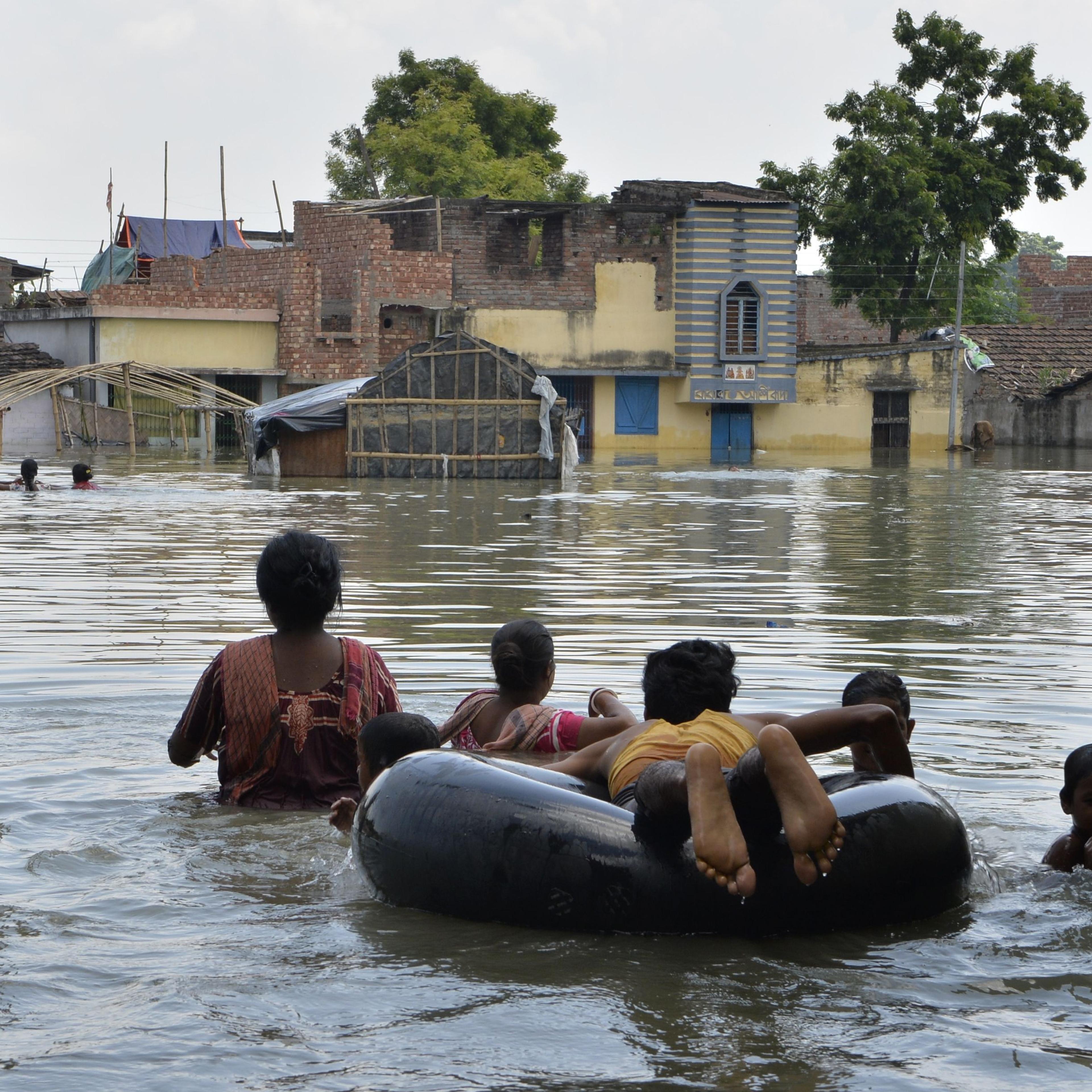 INDIA-NEPAL-BANGLADESH-WEATHER-FLOOD