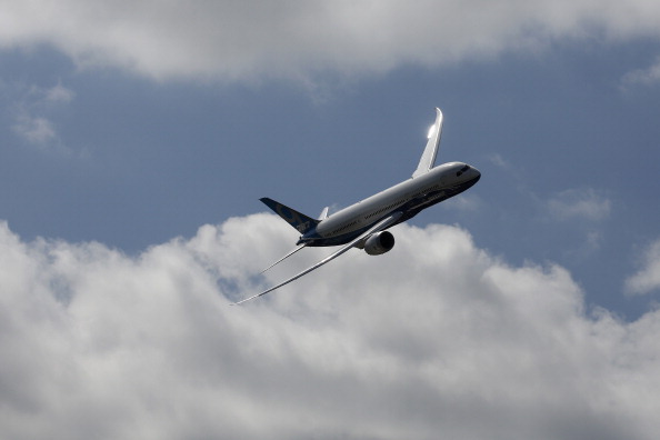 A Boeing 787-9 Dreamliner aircraft performing during the Farnborough International Airshow in Farnborough, U.K. on July 14, 2014.
