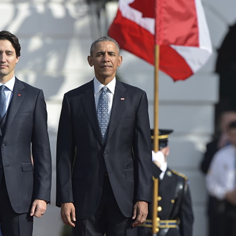 US President Barack Obama and Canada's Prime Minister Justin Trudeau take part in a welcome ceremony during a State Visit on the South Lawn of the White House in Washington, D.C., on March 10, 2016.