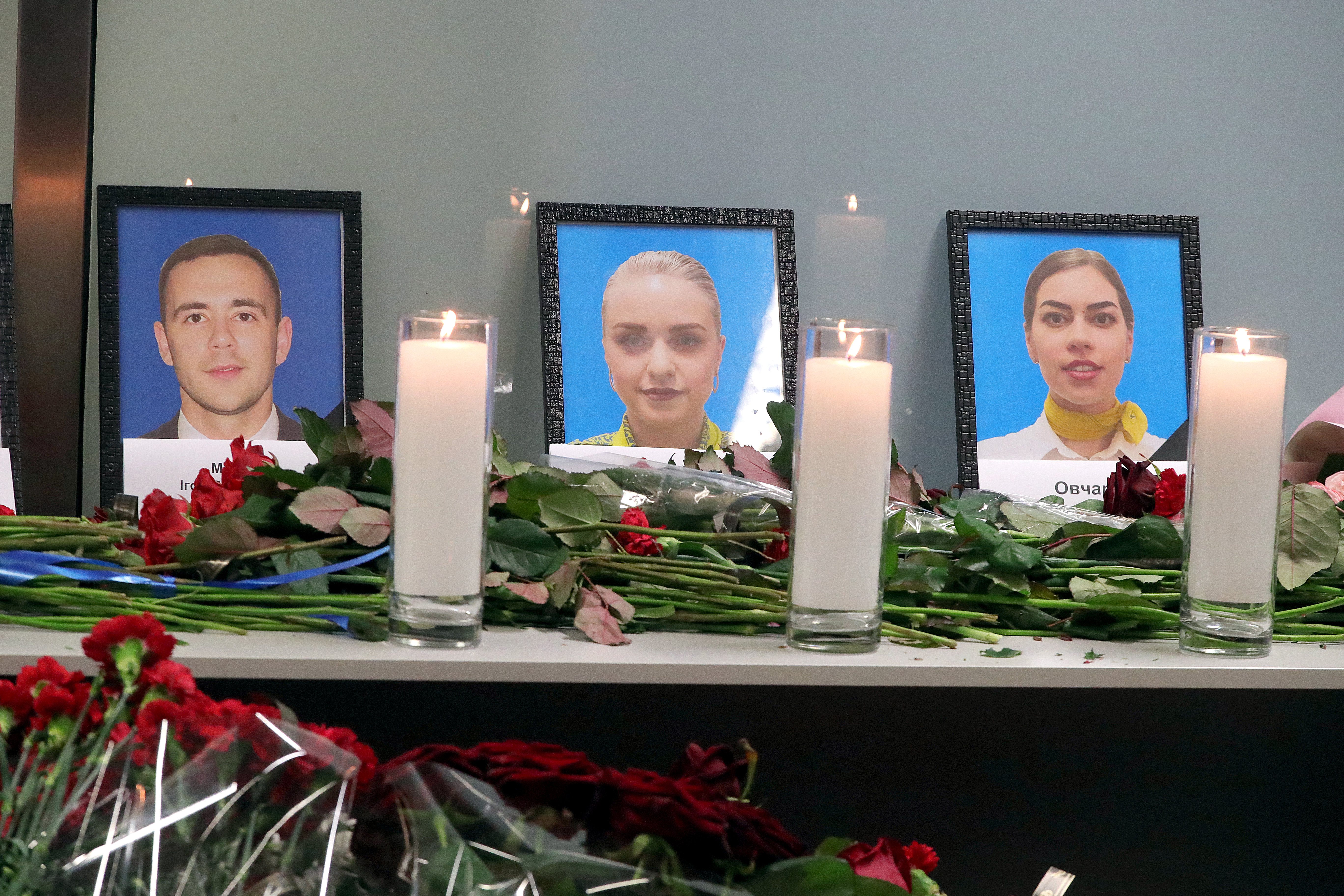 Mourners pay tribute to victims of UIA plane crash in Iran at Boryspil International Airport