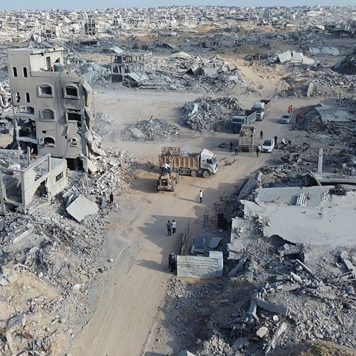 Debris removal work continues in Khan Yunis