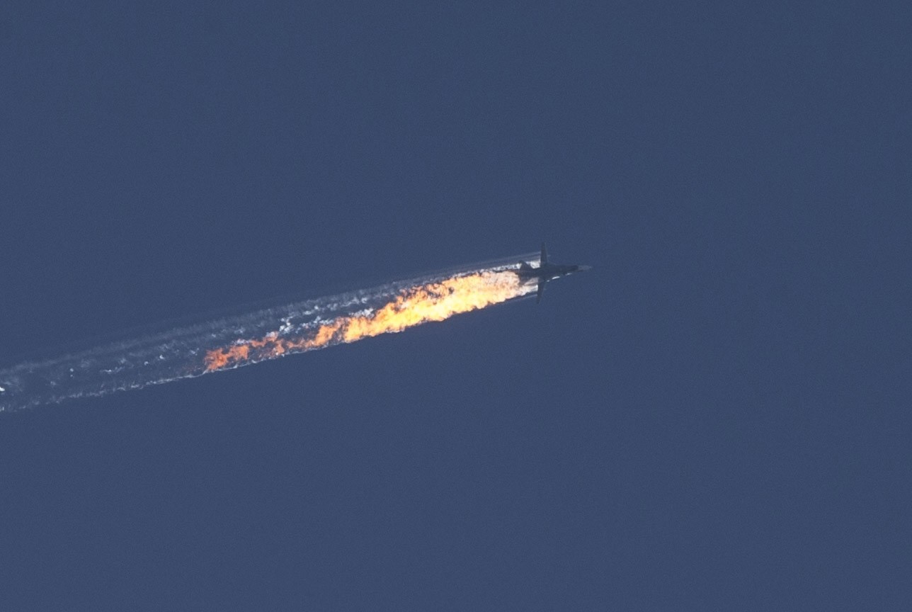 Warplane crashes in Syria near Turkeys border