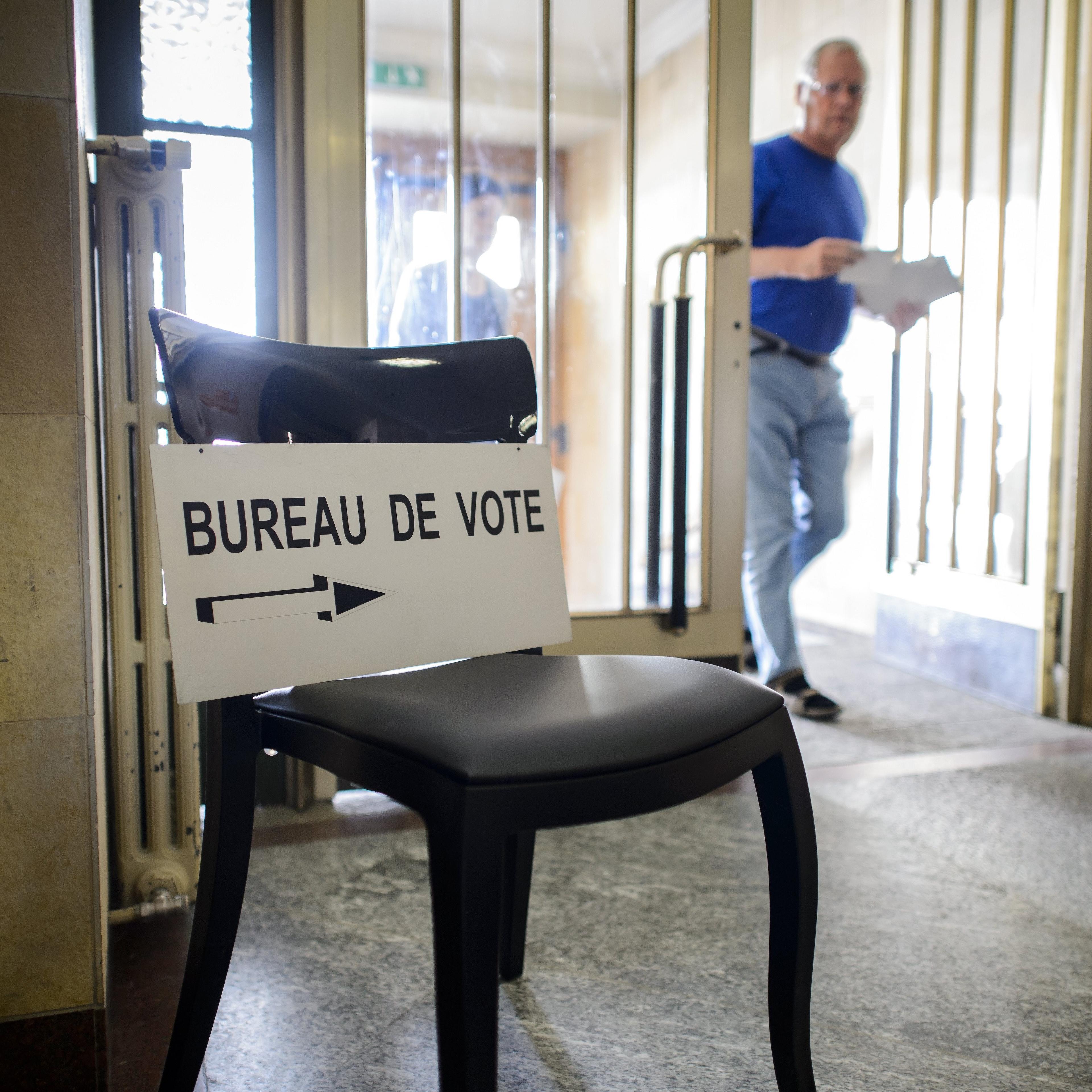 SWITZERLAND-VOTE-LABOUR-DEFENCE