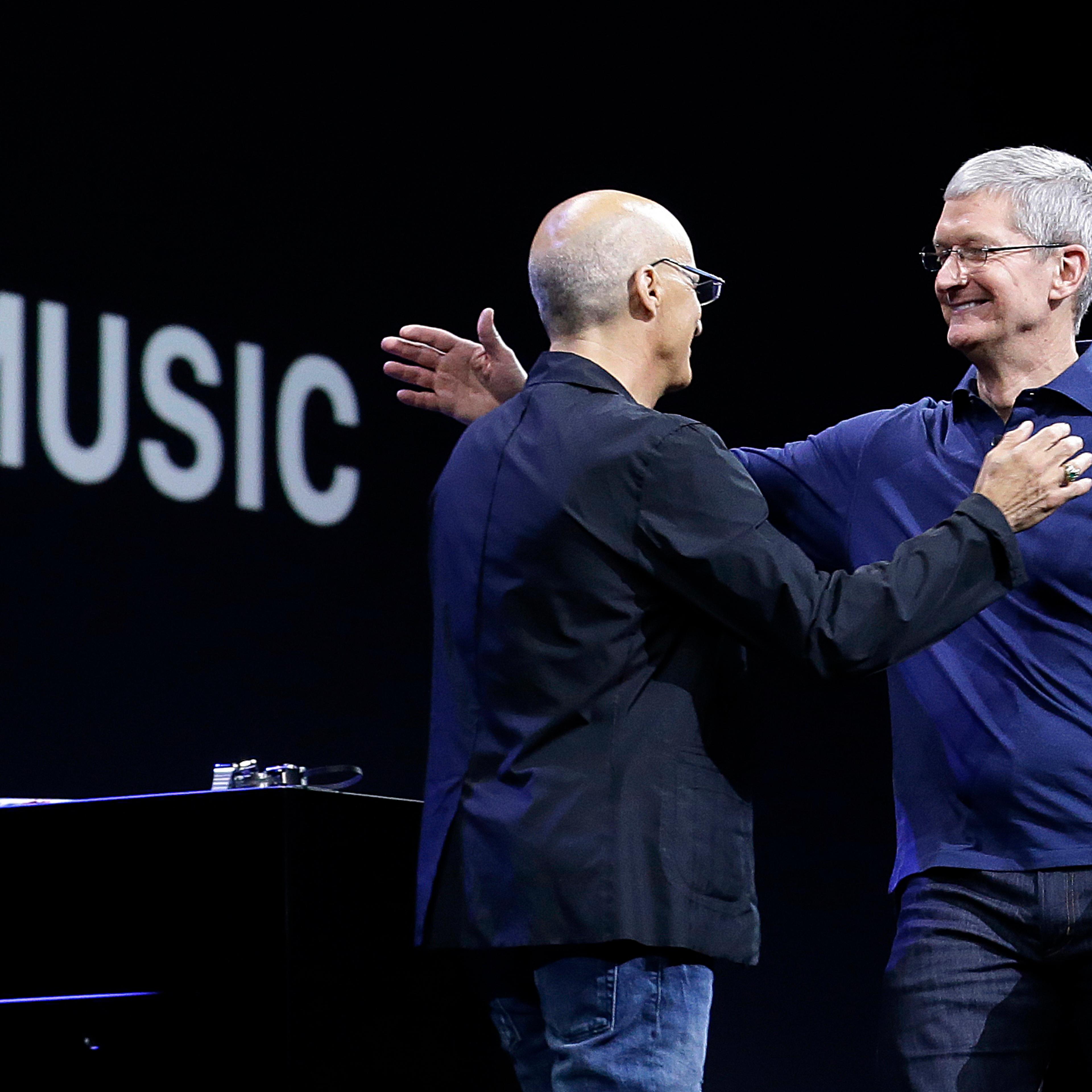 Tim Cook, Jimmy Iovine