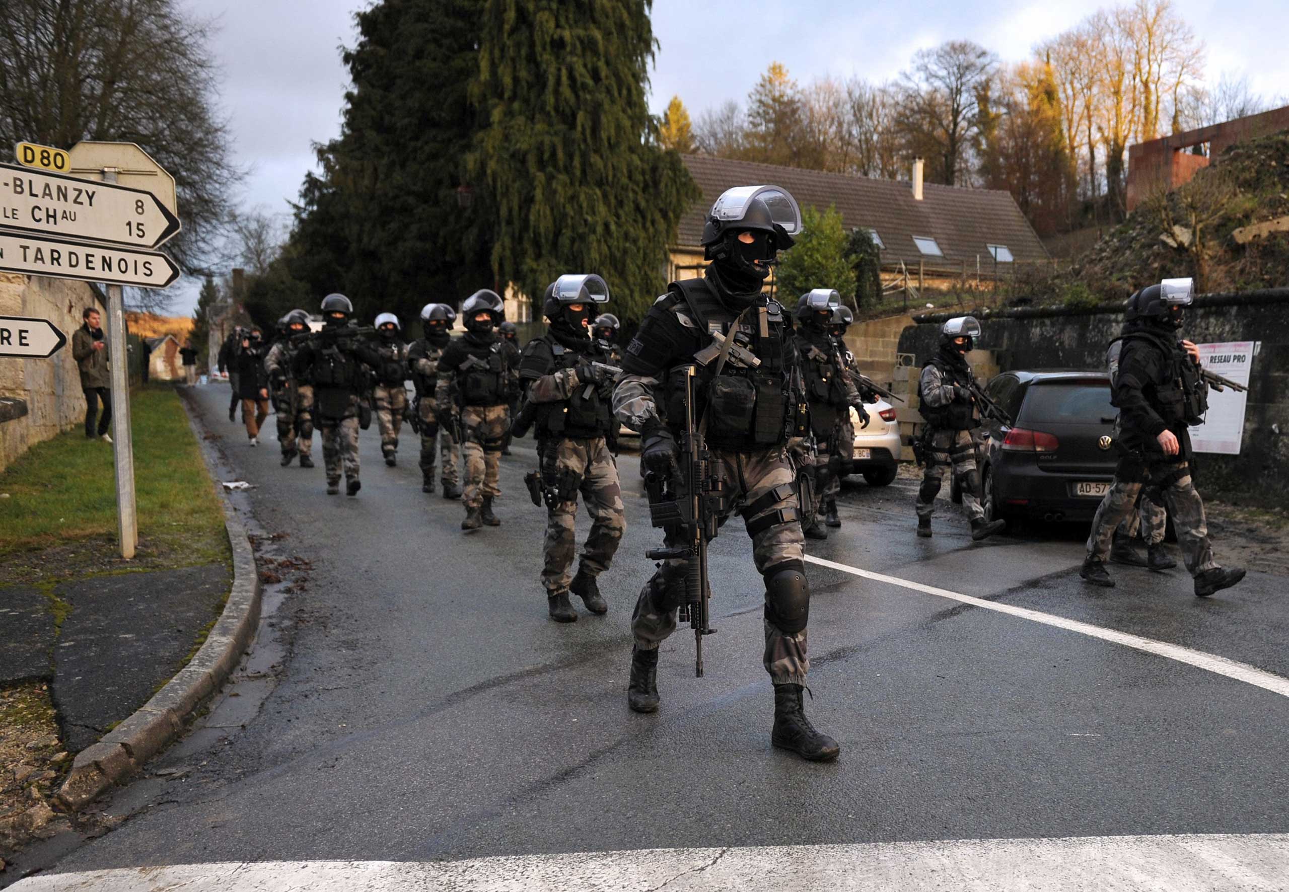 TOPSHOTS-FRANCE-ATTACKS-MEDIA-POLICE