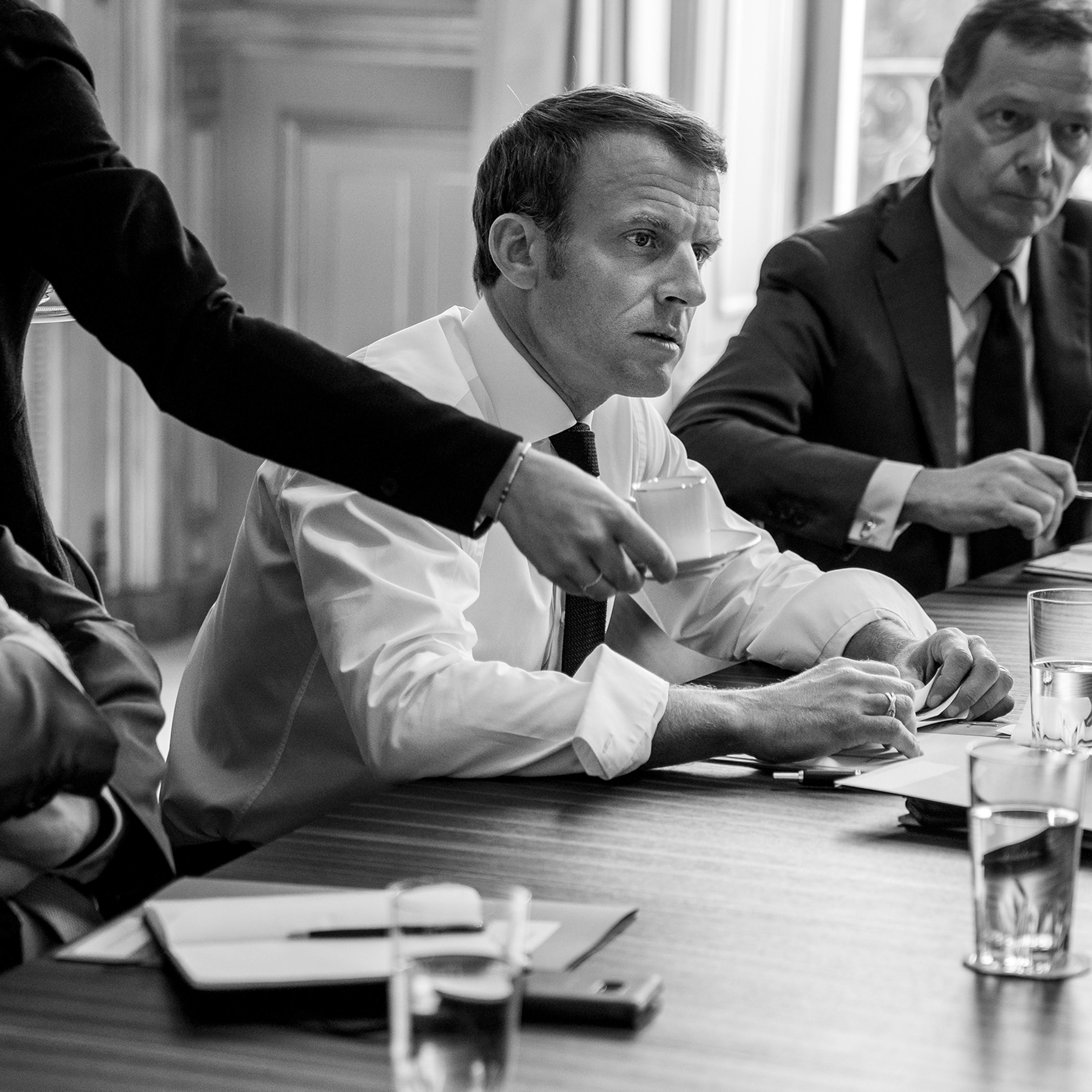 Macron holds a meeting with senior advisers at the Élysée