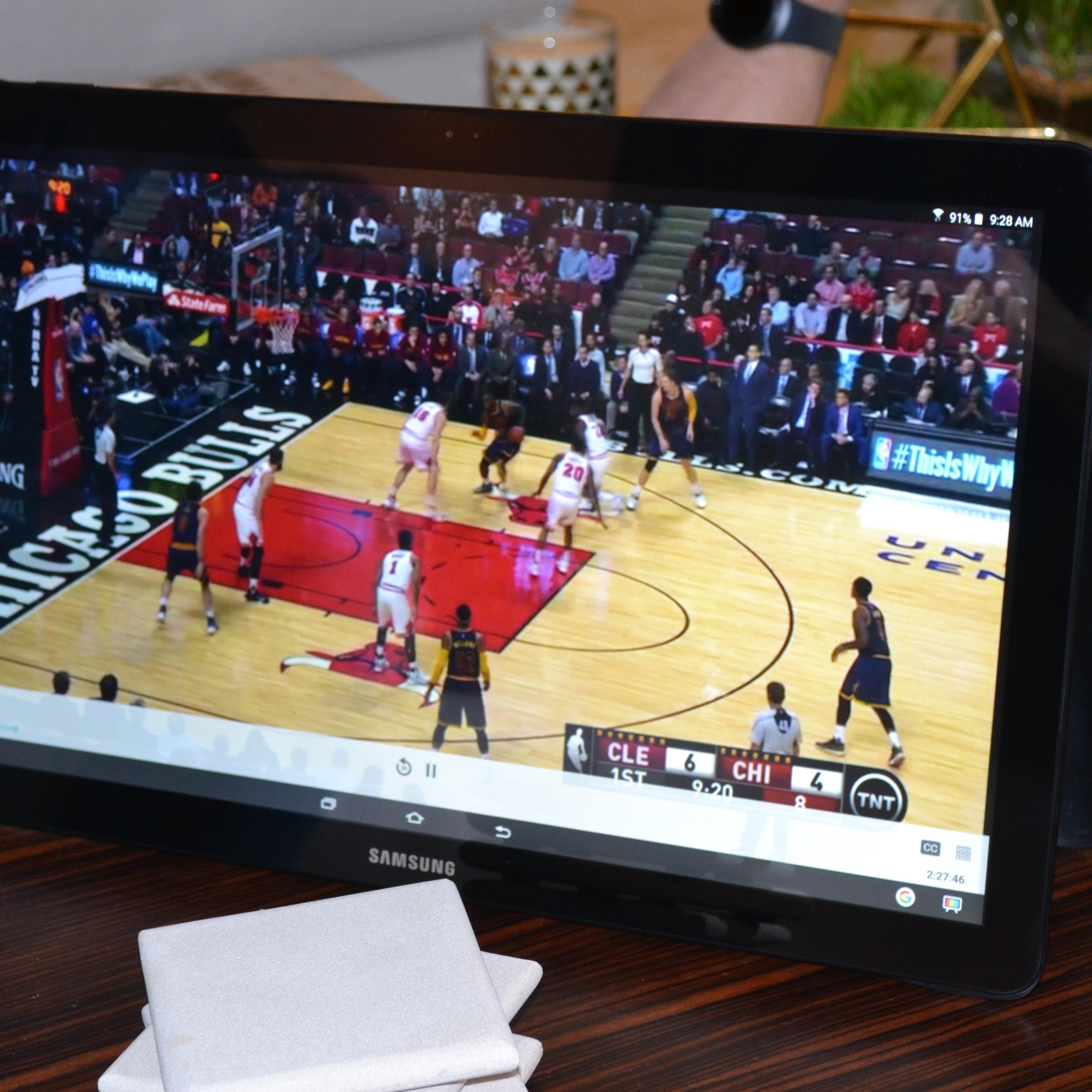 The Galaxy View has an 18.4-inch screen.