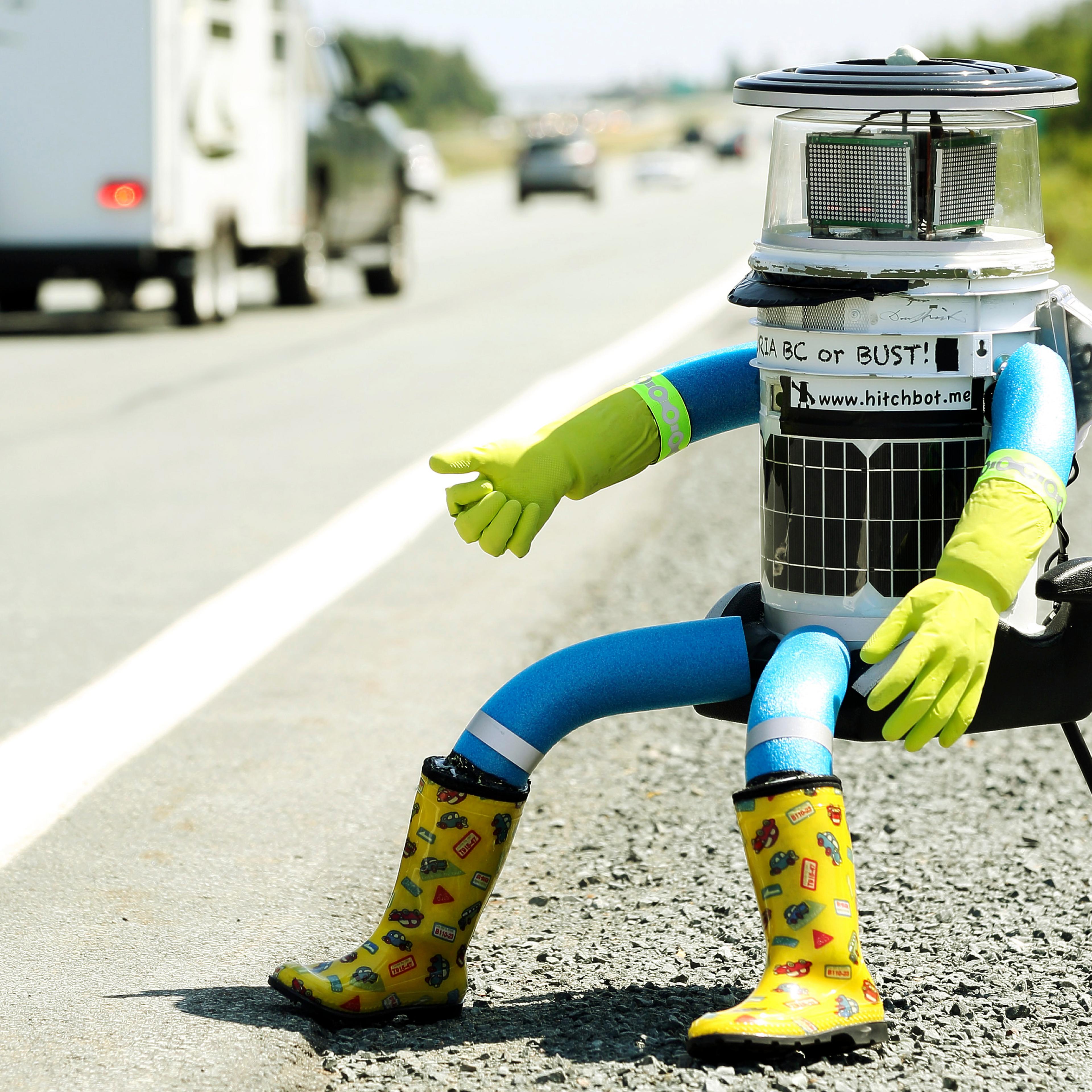 anthropomorphic robot hitchBOT