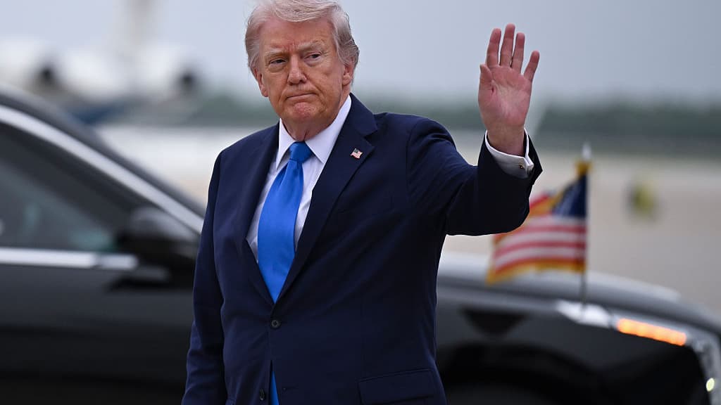 Most Americans Think Trump Is Profiting From the Presidency Illegally or Unethically, Poll Finds