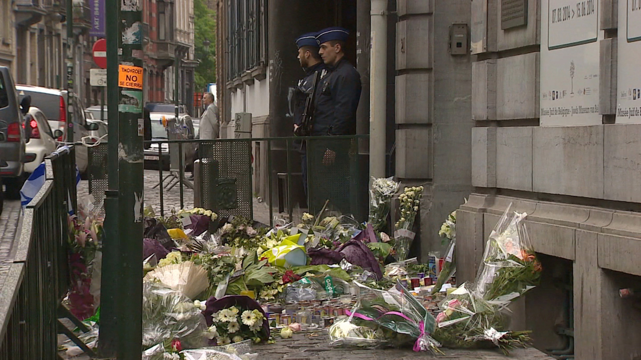 The killer of 4 inside the Brussels Jewish Museum remains at large.