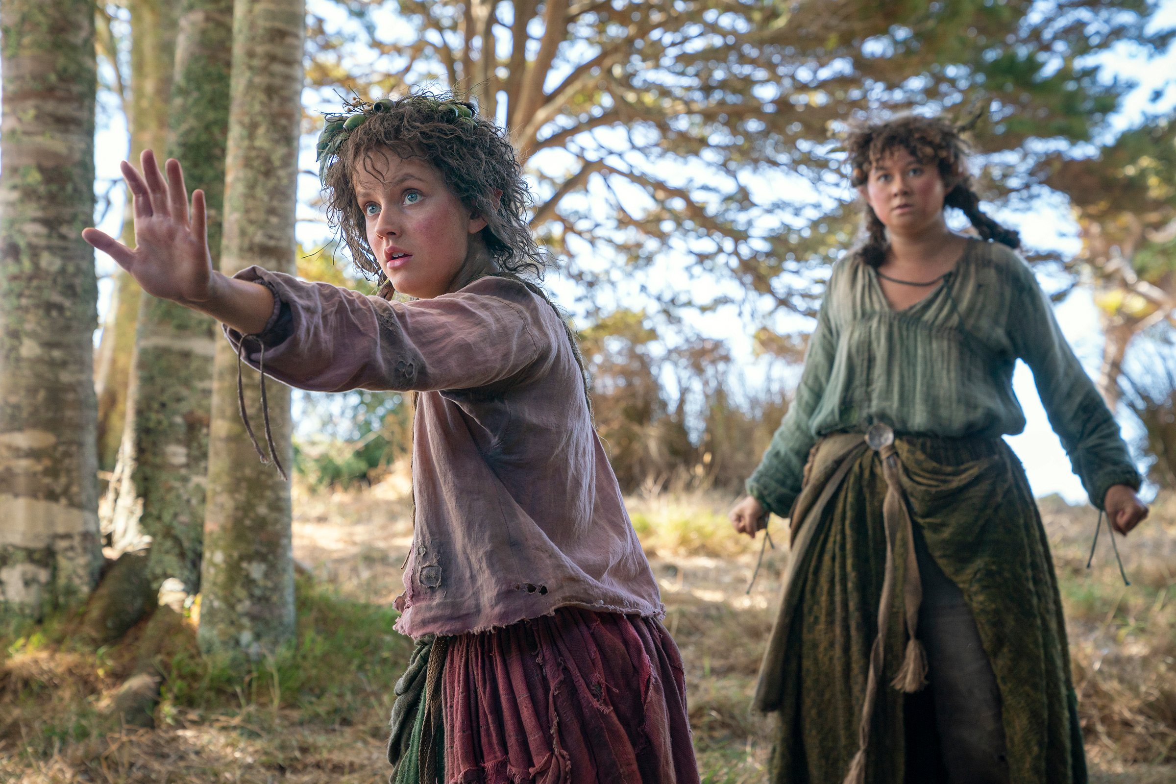 Markella Kavenagh as “Elanor ‘Nori’ Brandyfoot”, Megan Richards as “Poppy Proudfellow”