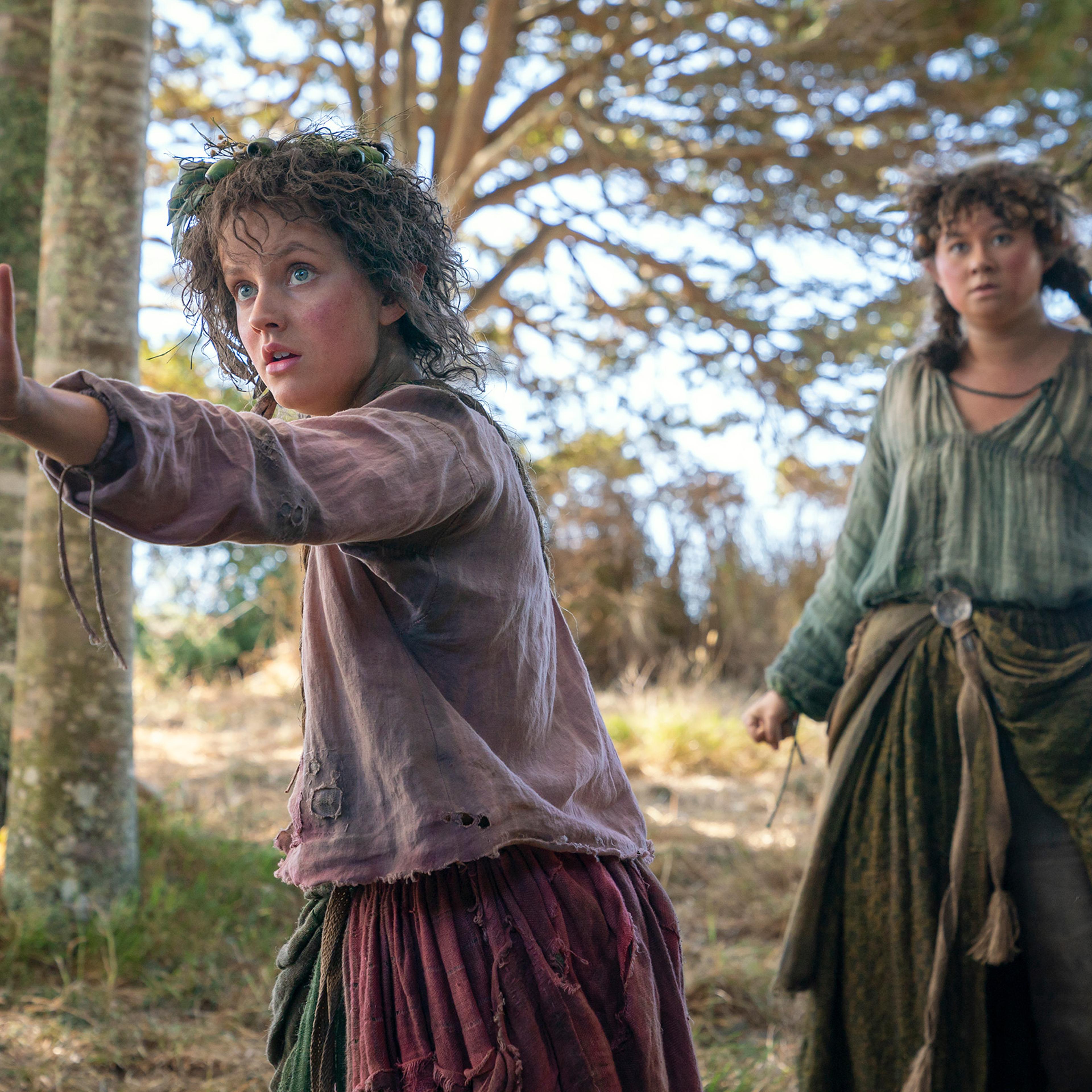 Markella Kavenagh as “Elanor ‘Nori’ Brandyfoot”, Megan Richards as “Poppy Proudfellow”