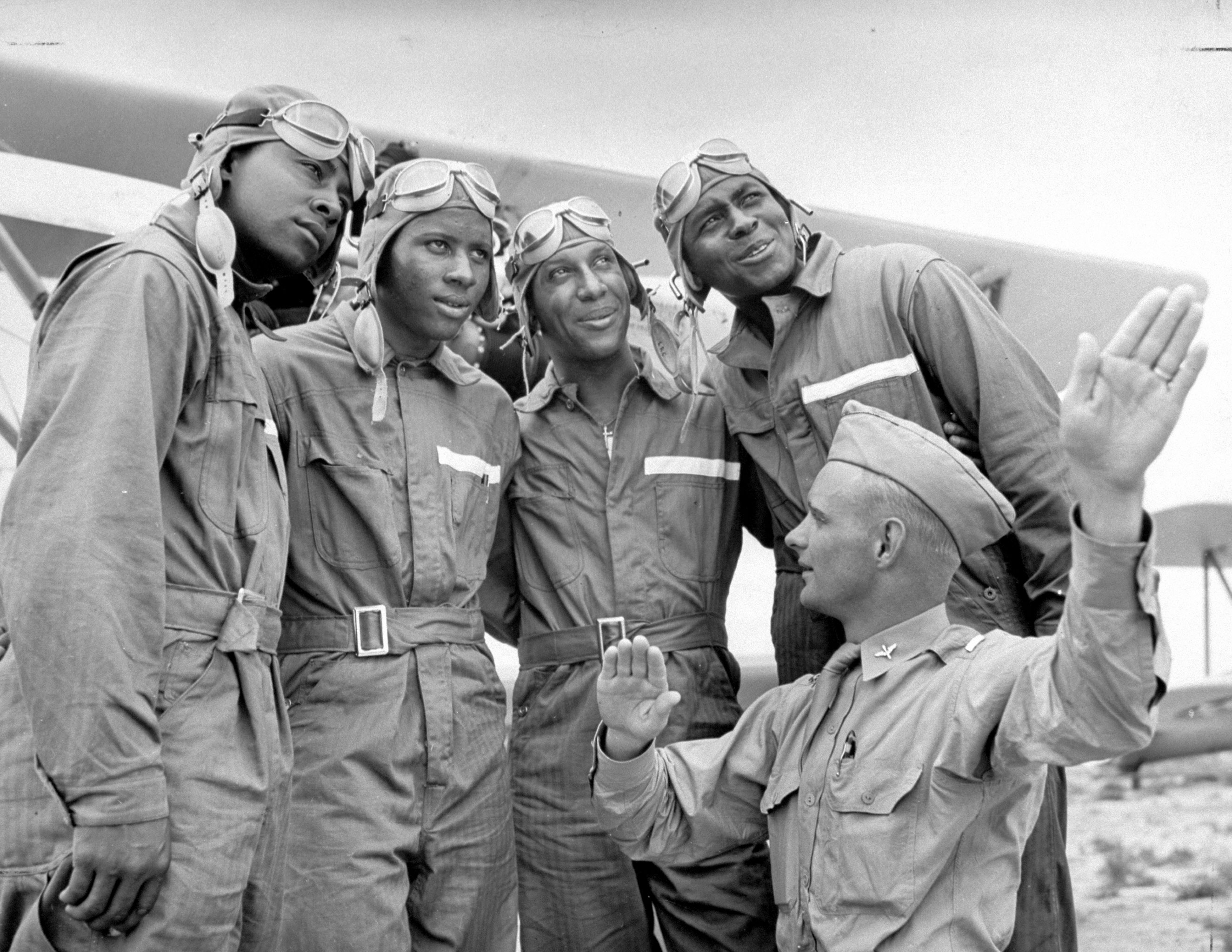 Flying cadets hear a brief lecture on wind currents from Lieutenant McCune.