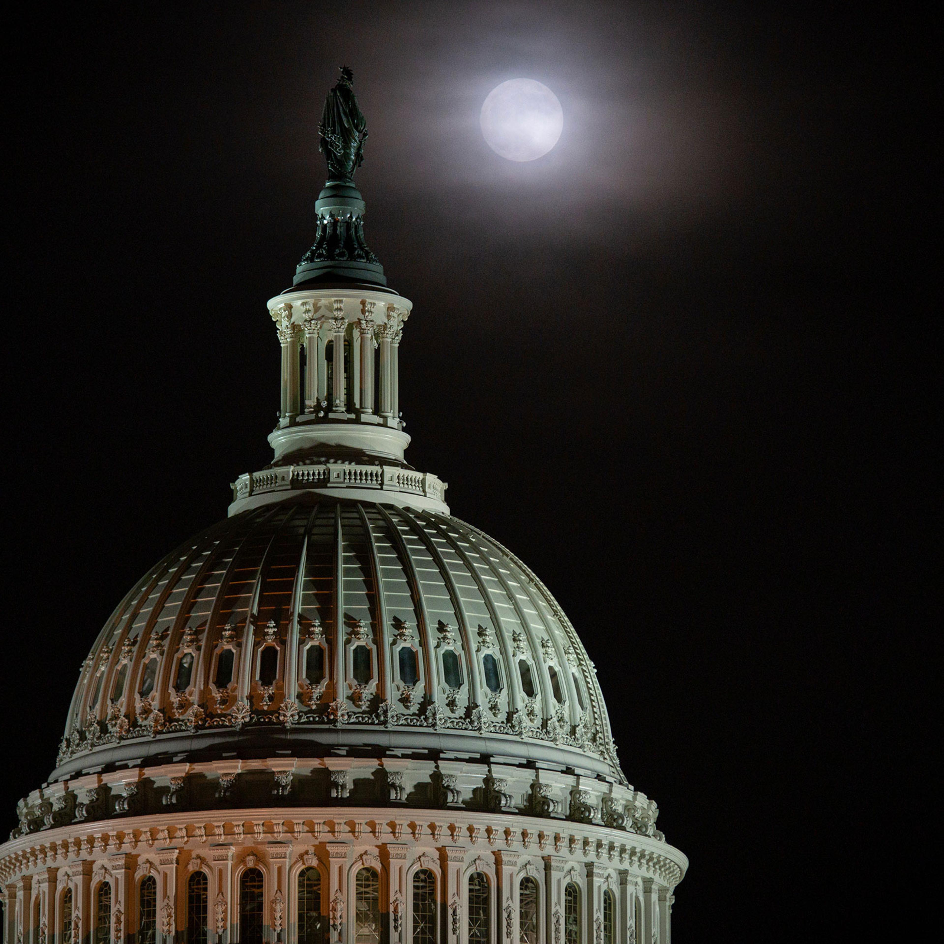 DC: Full Moon at the Capitol Building