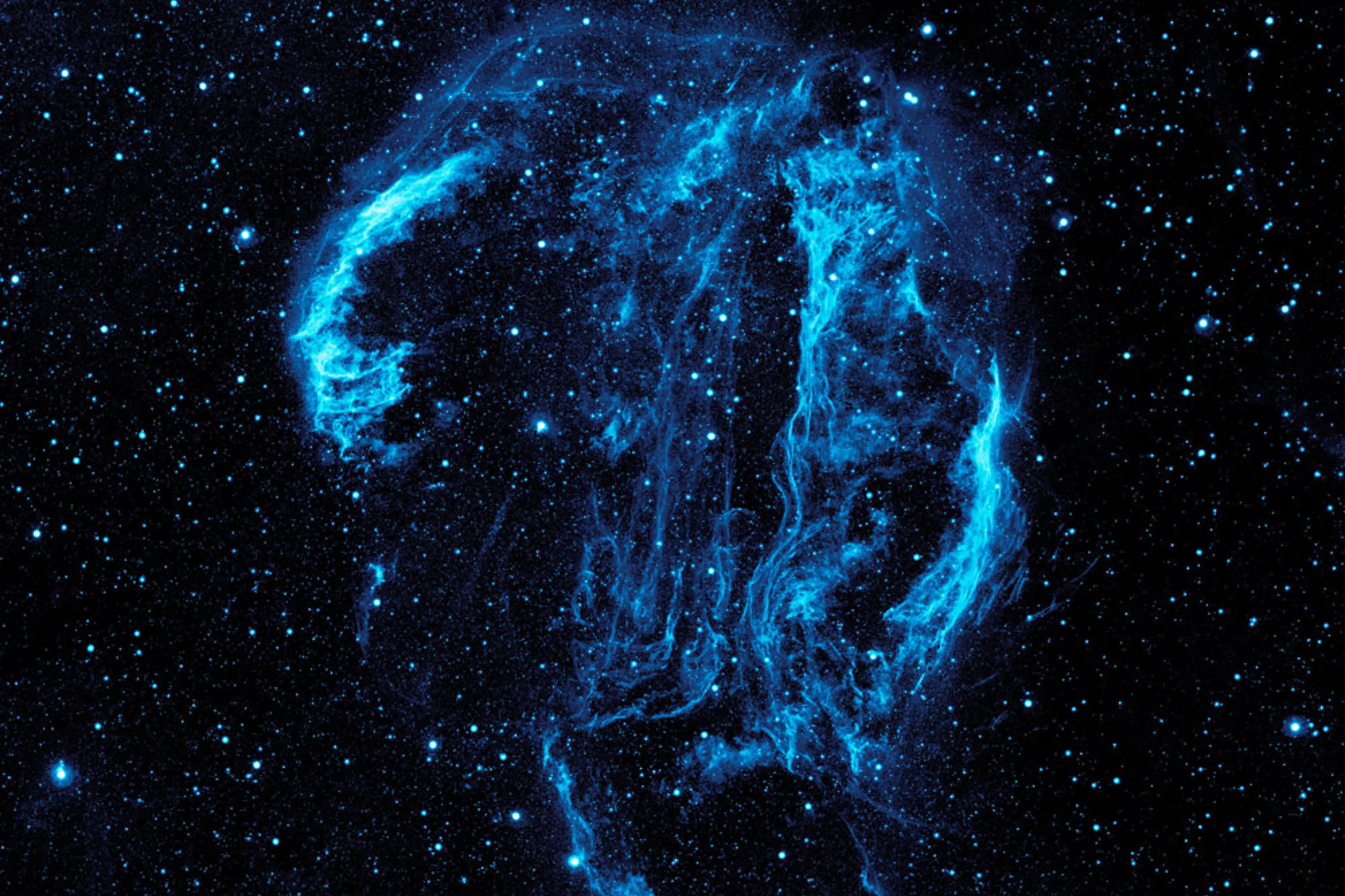 Nebula Wave Loop Explosions in the Sky: The Cygnus Loop Nebula