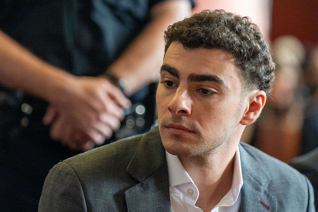 Luigi Mangione Prepared to Plead Guilty to Federal Charges, He Tells Judge