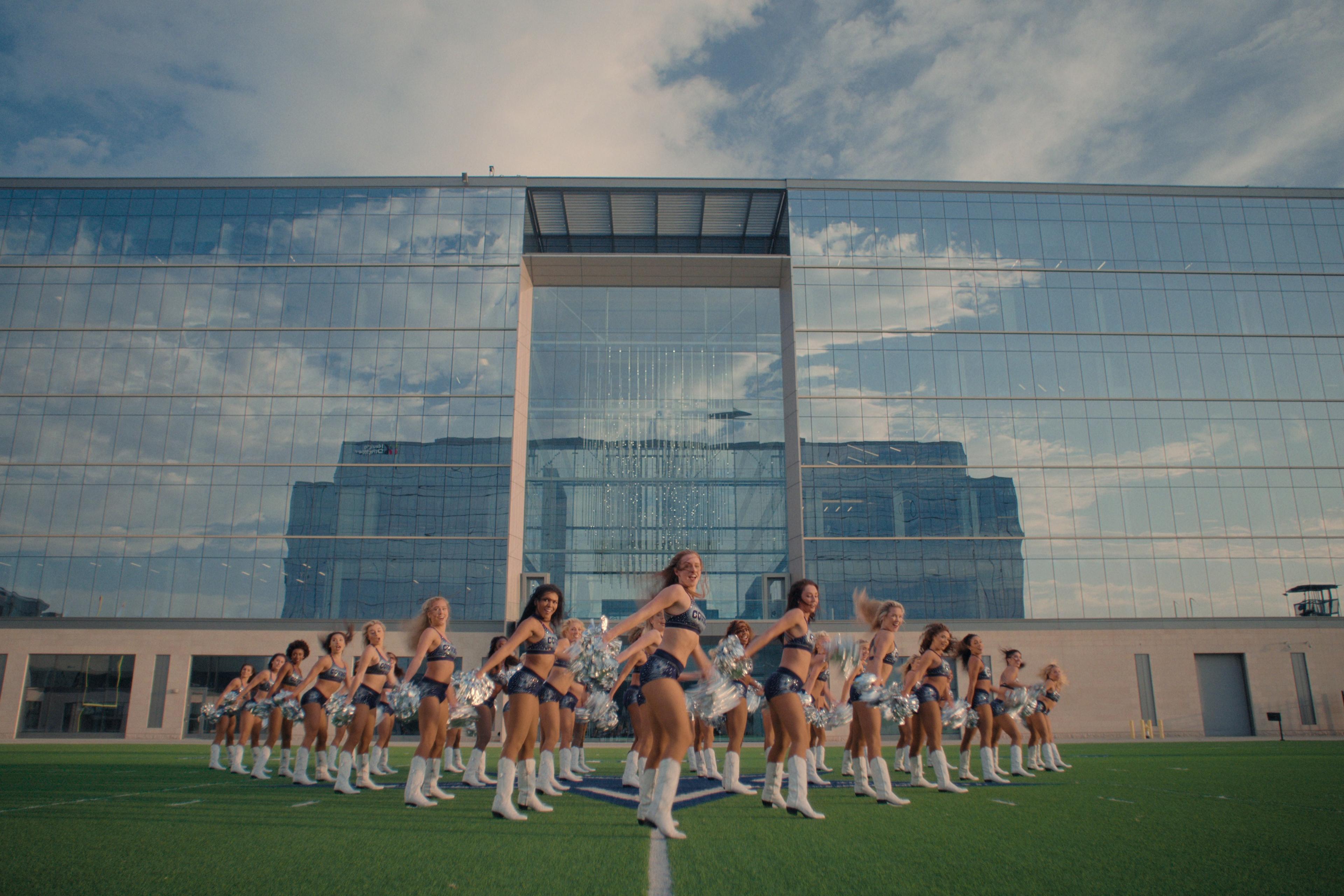 Why The Dallas Cowboys Cheerleaders Salaries Are So Low why-the-dallas-cowboys-cheerleaders-salaries-are-so-low