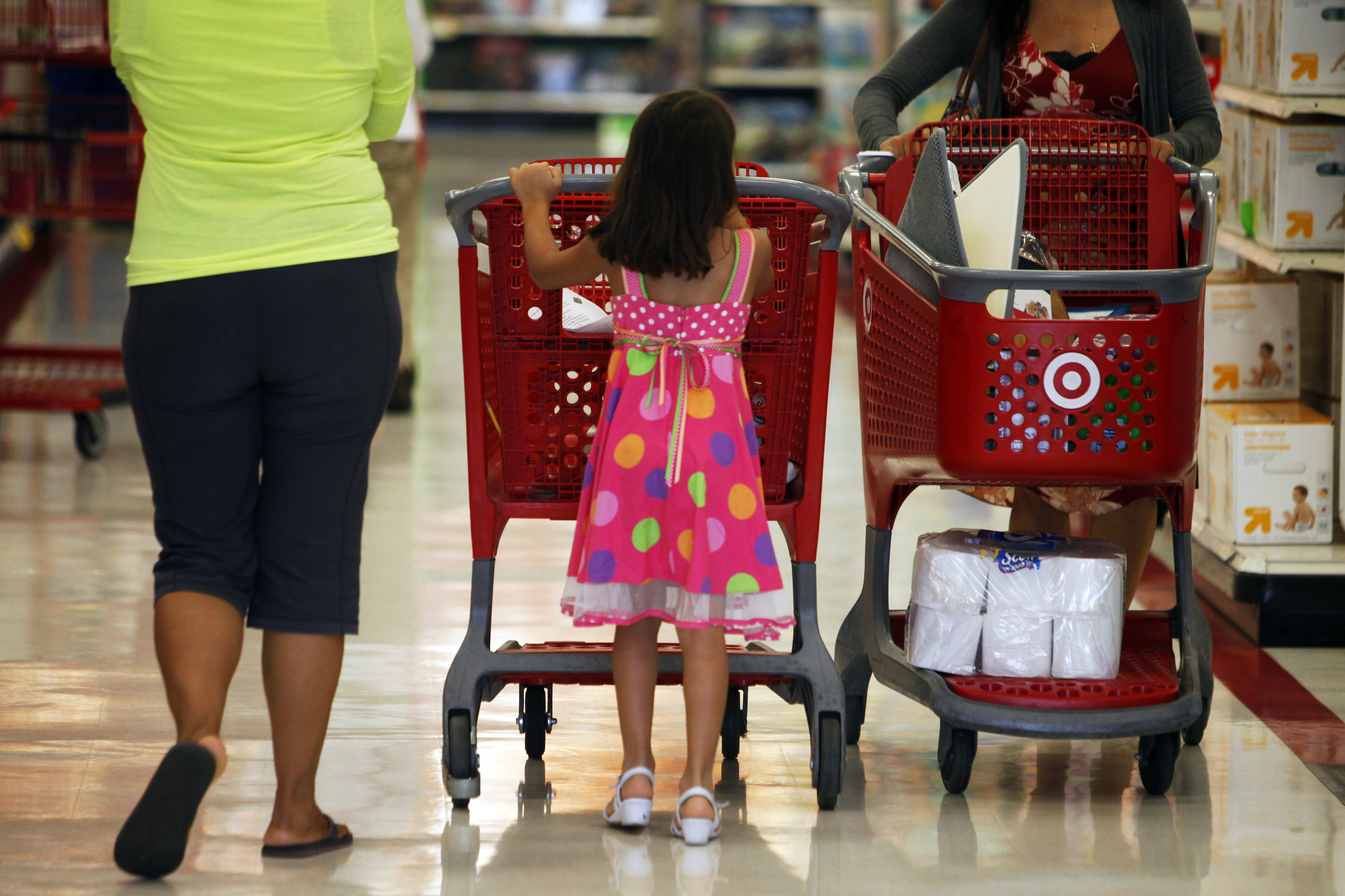 Shoppers At Target Corp. Ahead Of Earnings Report